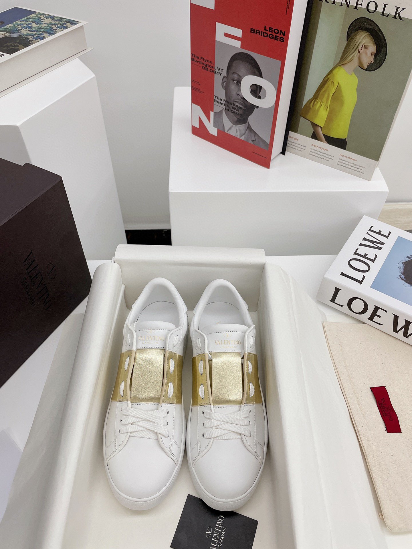 valentino couples sneakers 35-44 with gold accent - Image 8