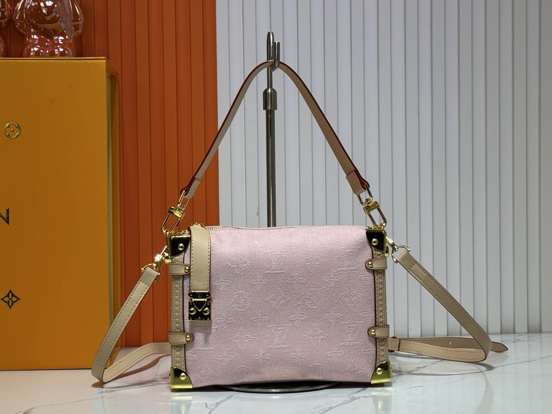 louis vuitton pink crossbody bag 21x14x6 cm