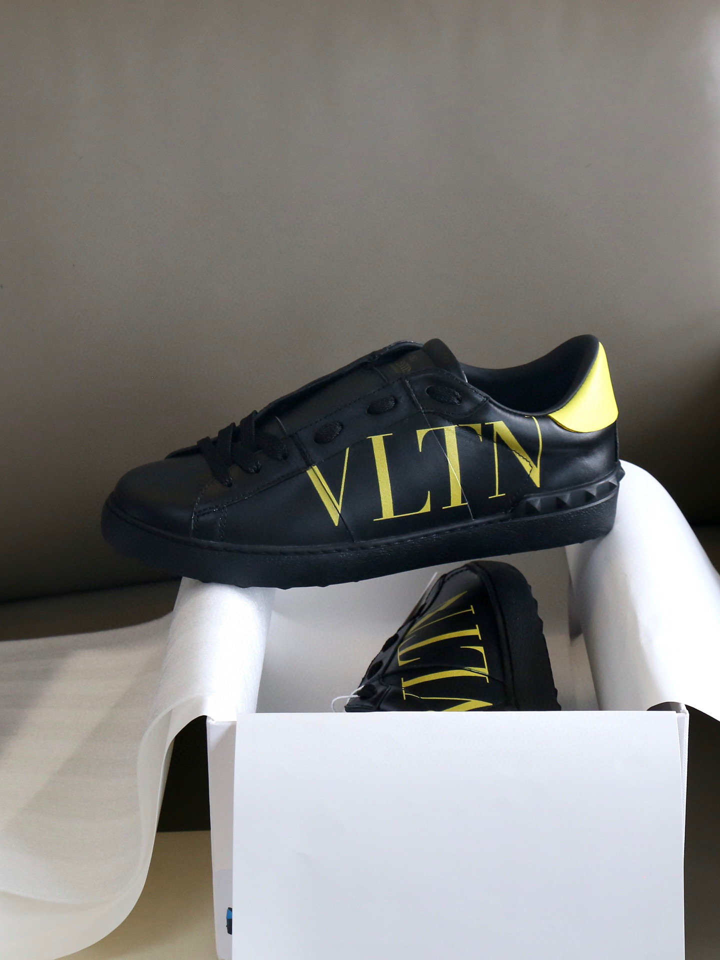 valentino vltn black sneakers - unisex sizes 35-44 - Image 8