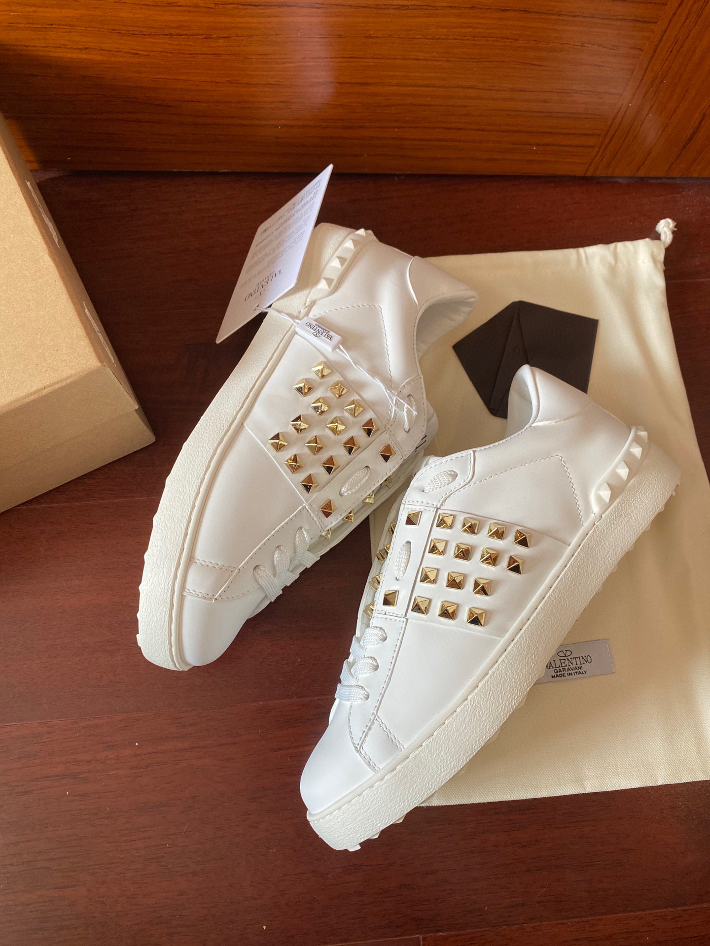 valentino couples sneakers 35-44 with studded design - Image 8