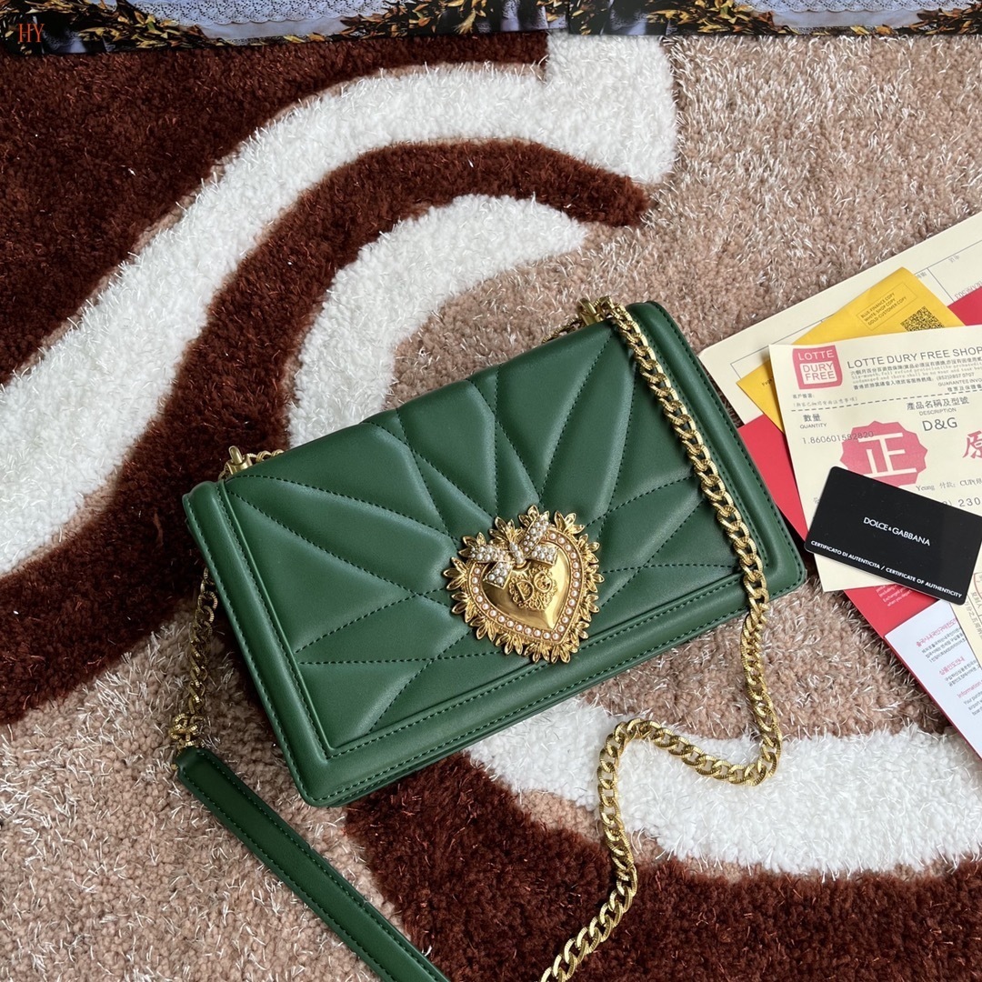 dolce & gabbana green quilted shoulder bag 26*18*7.5 - Image 8