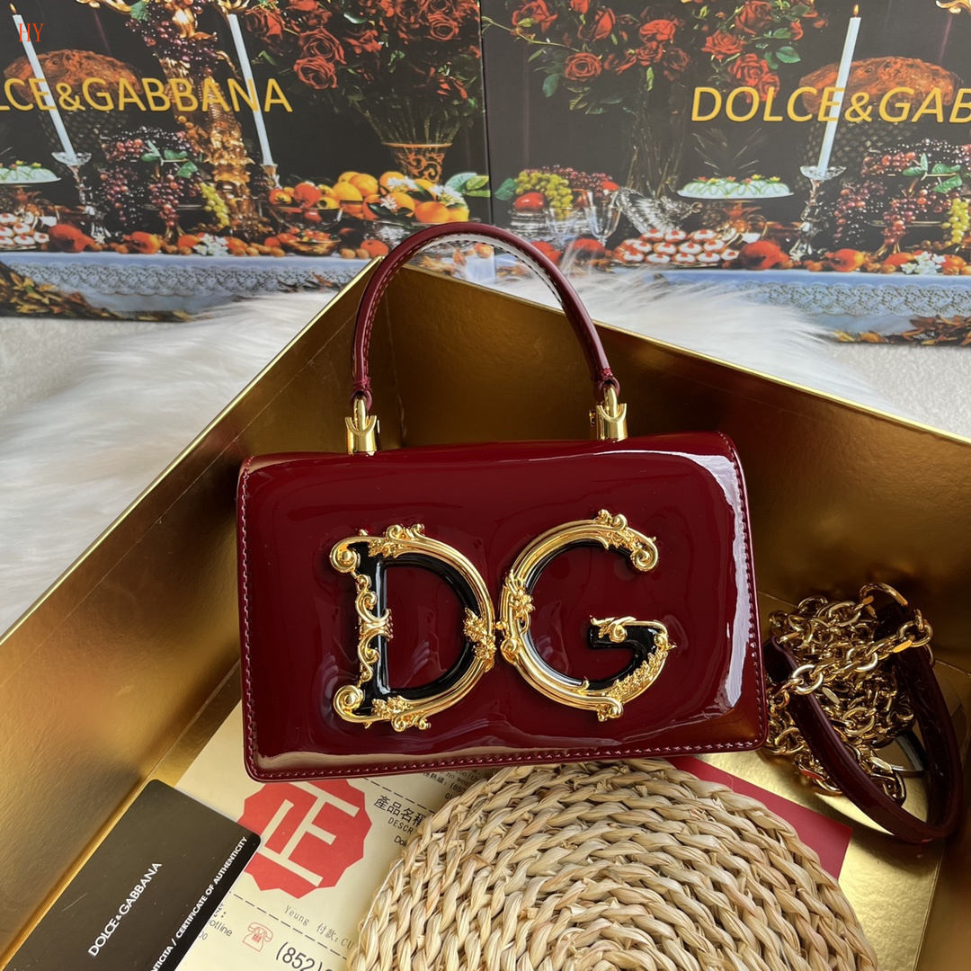 dolce & gabbana dg logo patent handbag - 18x10x5 cm - Image 8