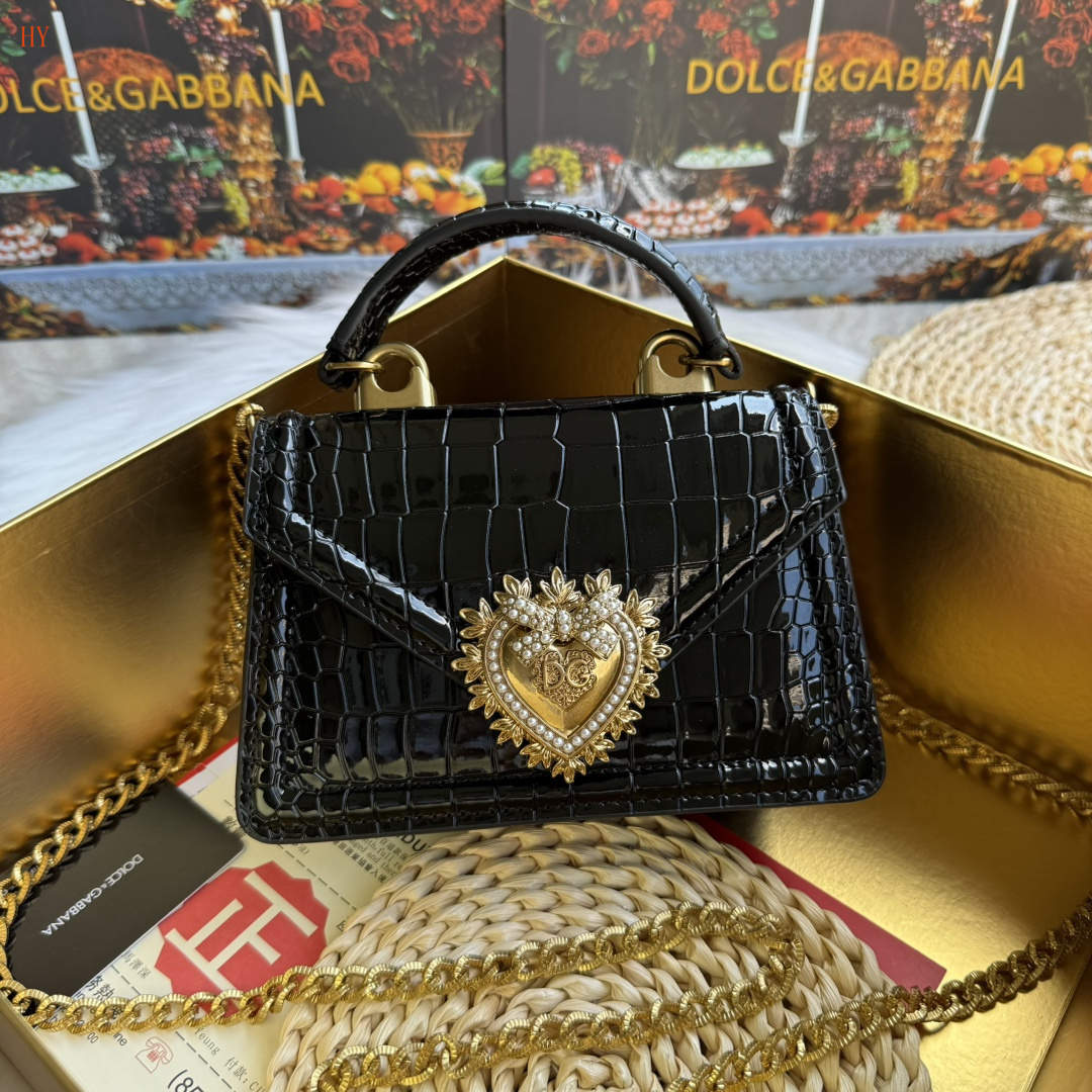 dolce & gabbana black crocodile-effect handbag 19*13*4.5 - Image 8