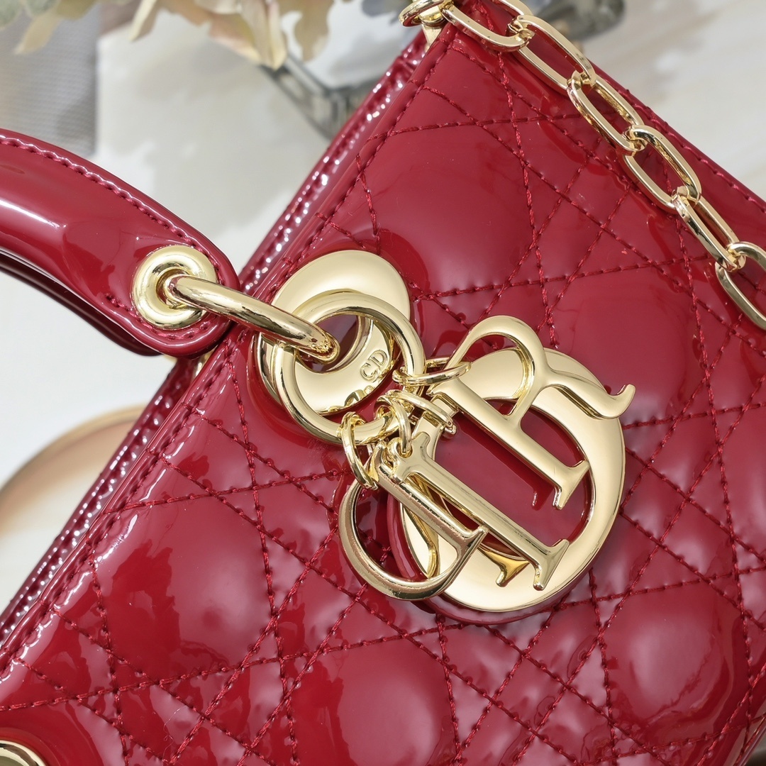 dior red patent leather handbag 26cm - Image 8