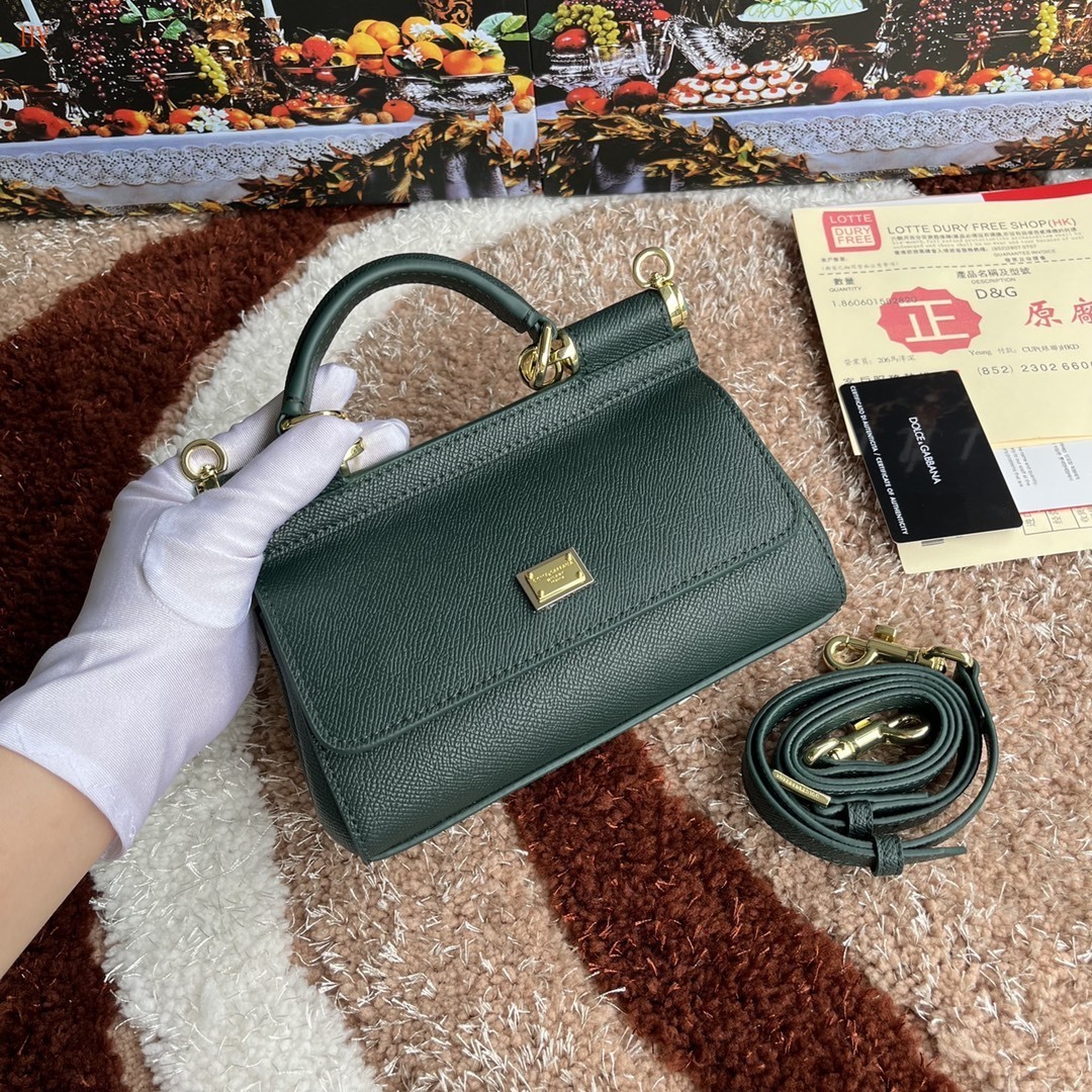 dolce & gabbana green leather handbag 18x11x6 - Image 8