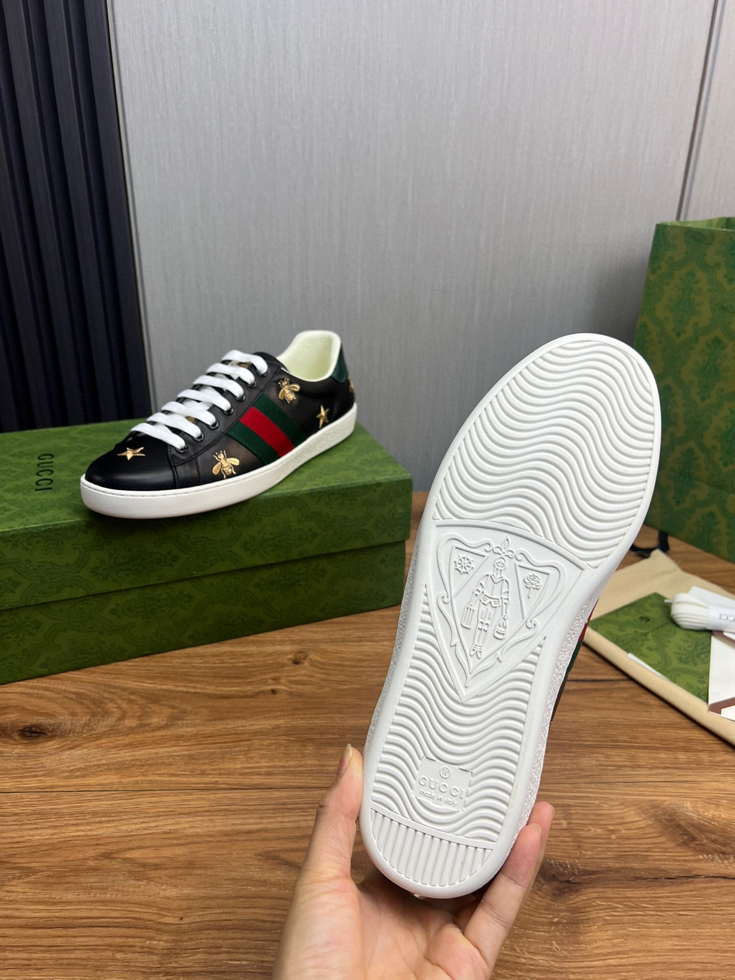 gucci g couples sneakers 35-44 with bee and star design - Image 8