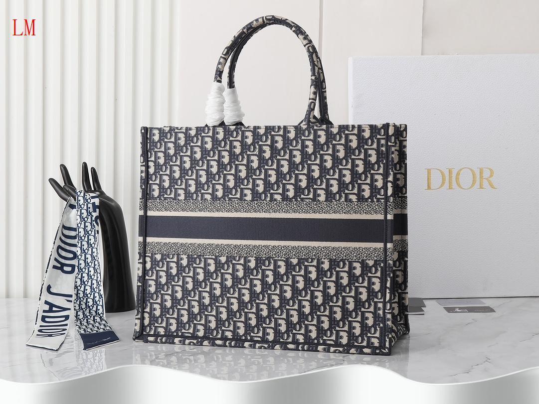 dior christian dior tote bag 42*35*18.5 - Image 8