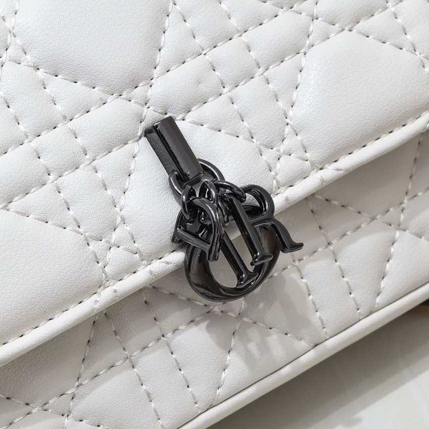 dior quilted white leather crossbody bag - 18.5x10x4 cm - Image 8