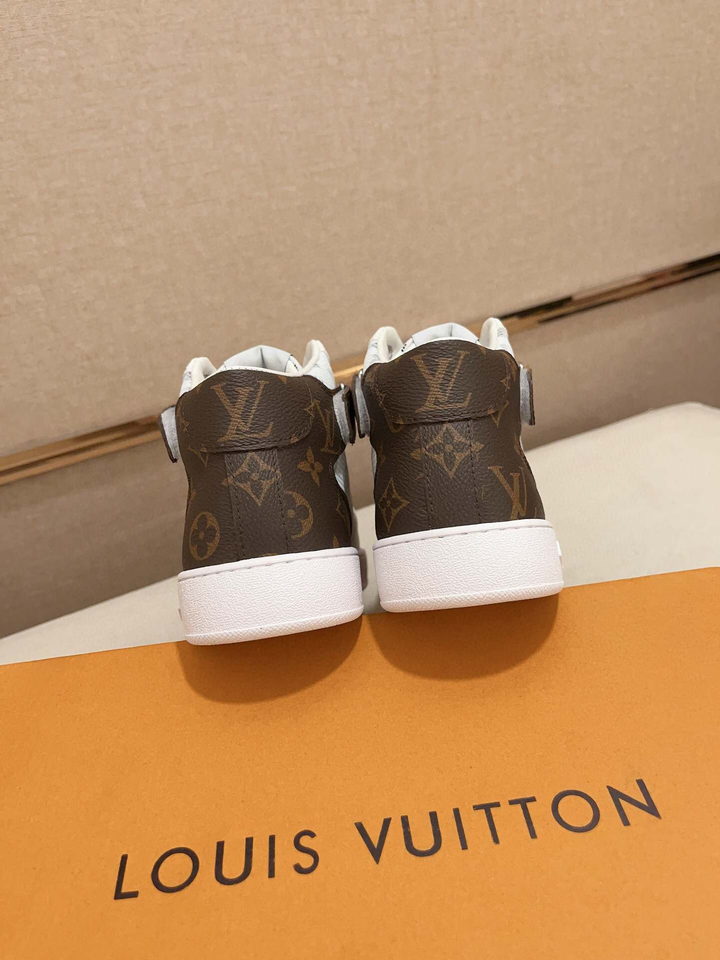 louis vuitton high-top sneakers size 38-44 - Image 8