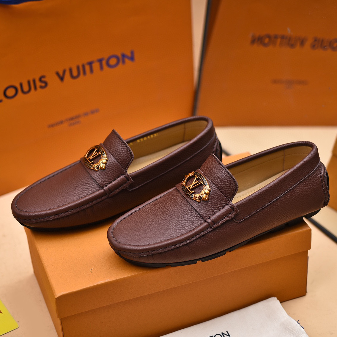 louis vuitton slip-on shoes, size 38-44 - Image 8