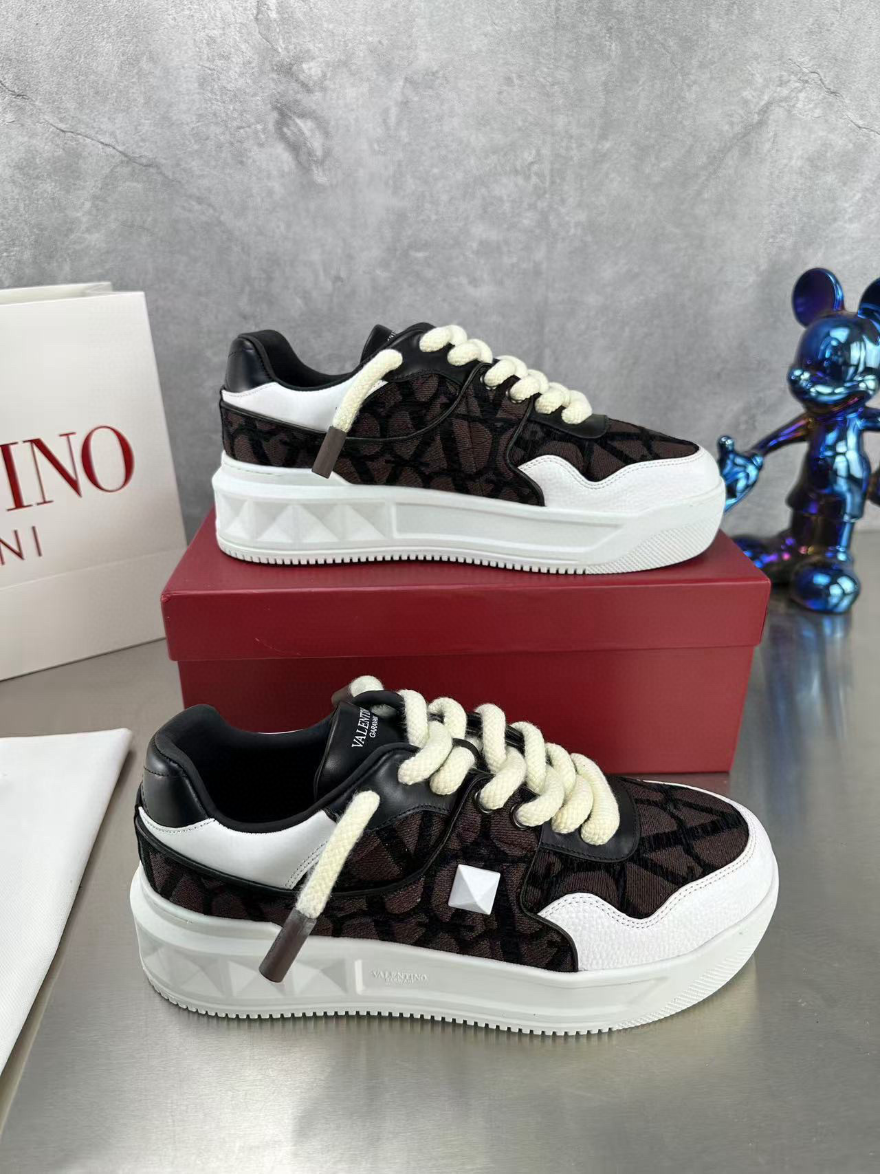 valentino couple sneakers 35/44 8063370 - Image 8
