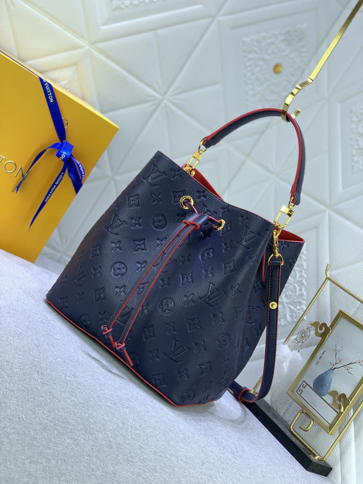 louis vuitton bucket bag - 26x26x17.5 cm, model 118012 - Image 8
