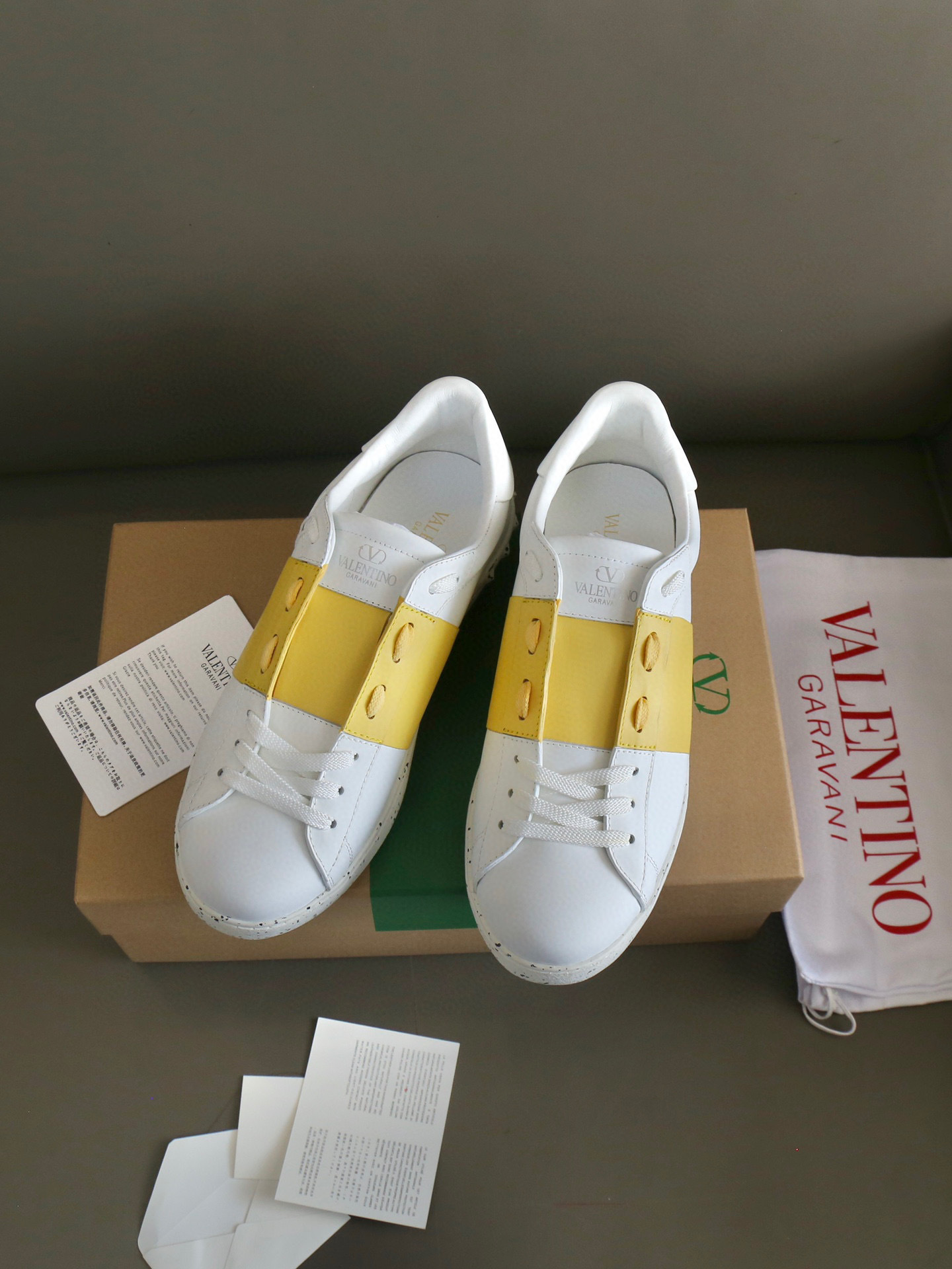 valentino unisex sneakers 35-44 with yellow accents - Image 8