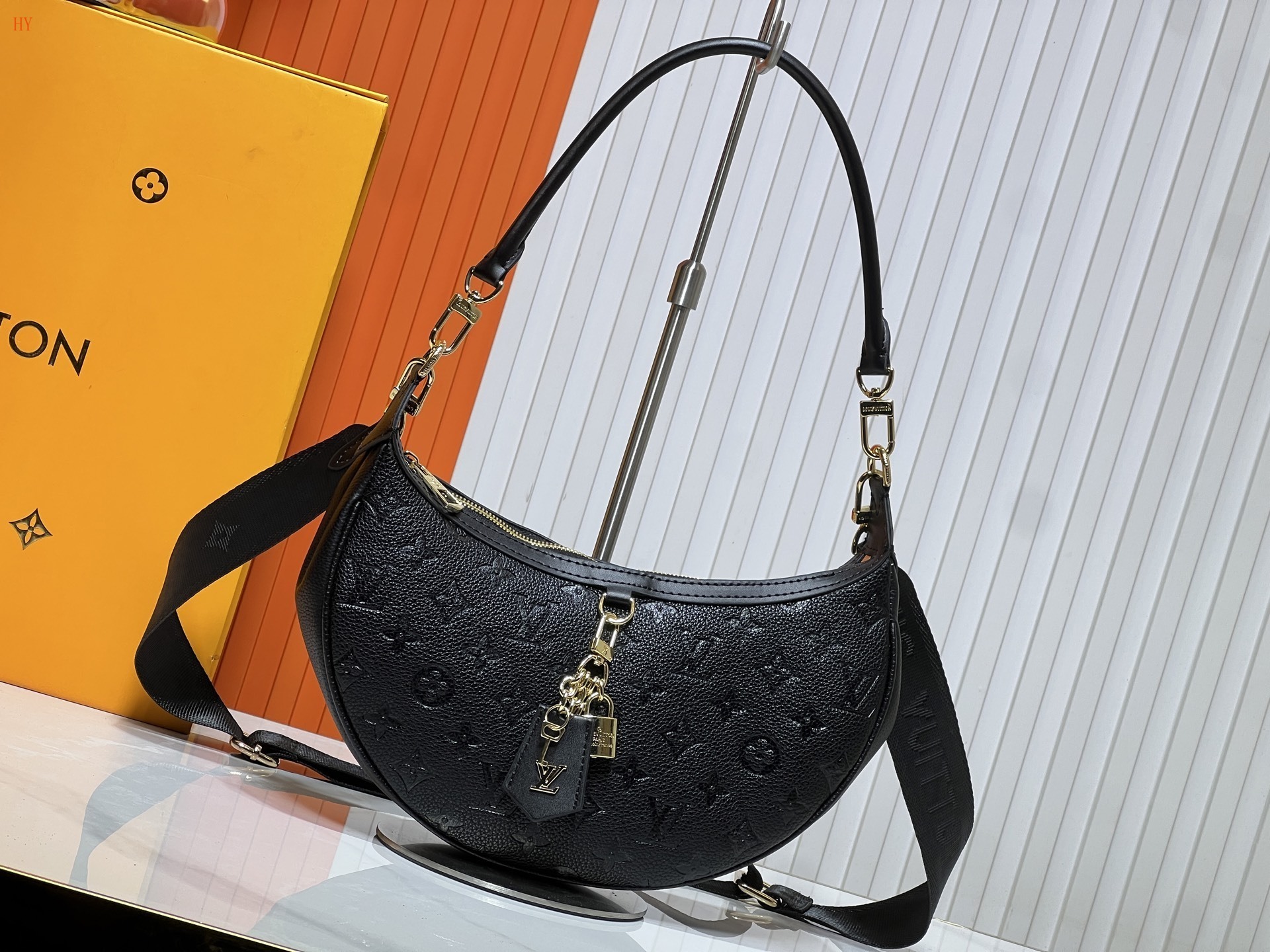 louis vuitton black monogram hobo bag 33*22*9