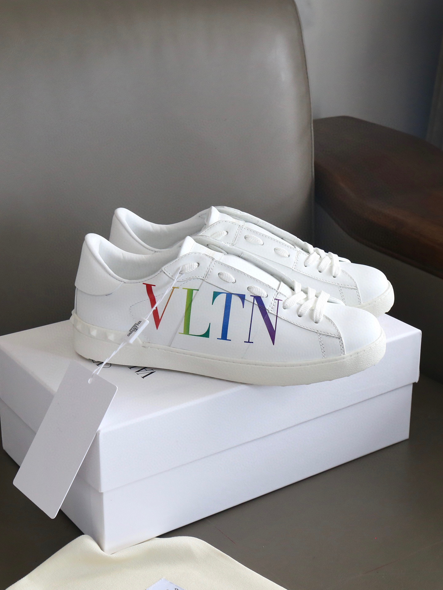 valentino vltn logo sneakers - unisex 35-44 - Image 9