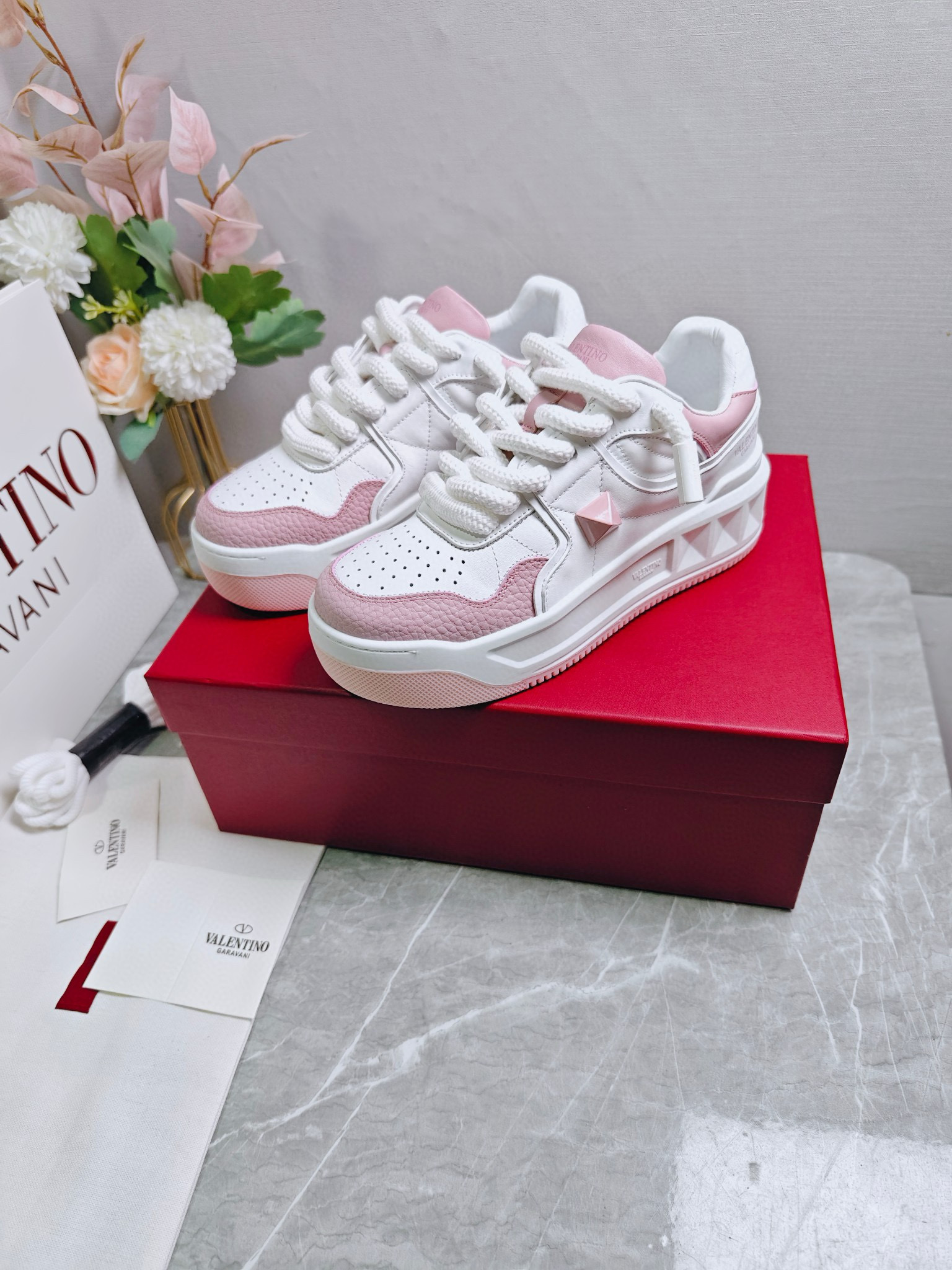 valentino couple sneakers 35/44 - stylish white & pink - Image 9