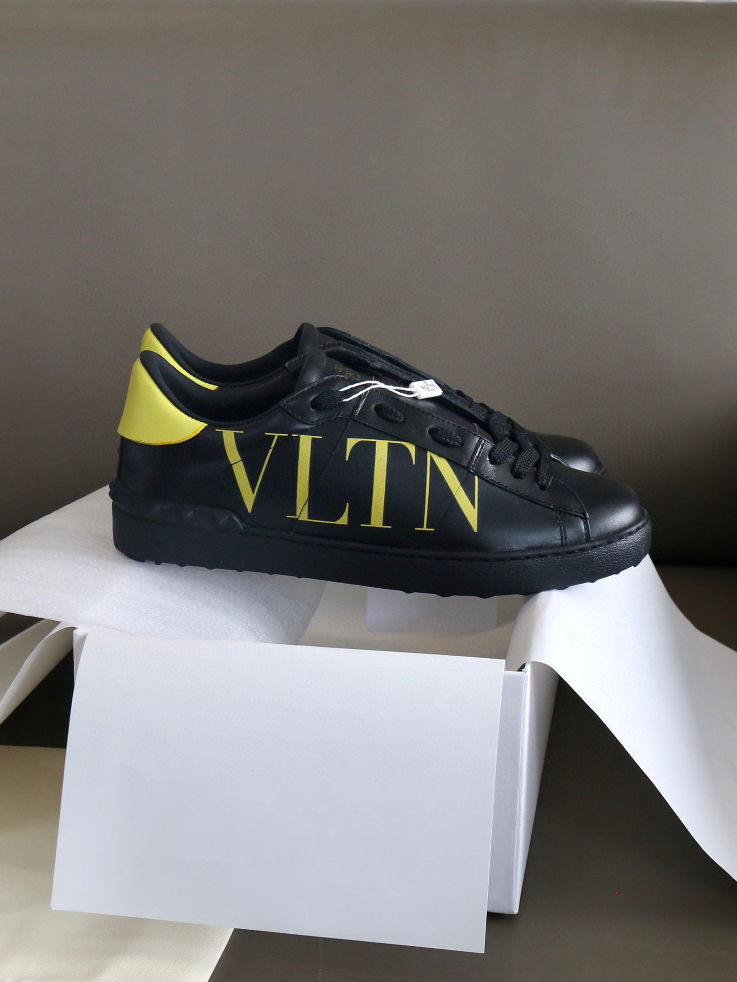 valentino vltn black sneakers - unisex sizes 35-44 - Image 9