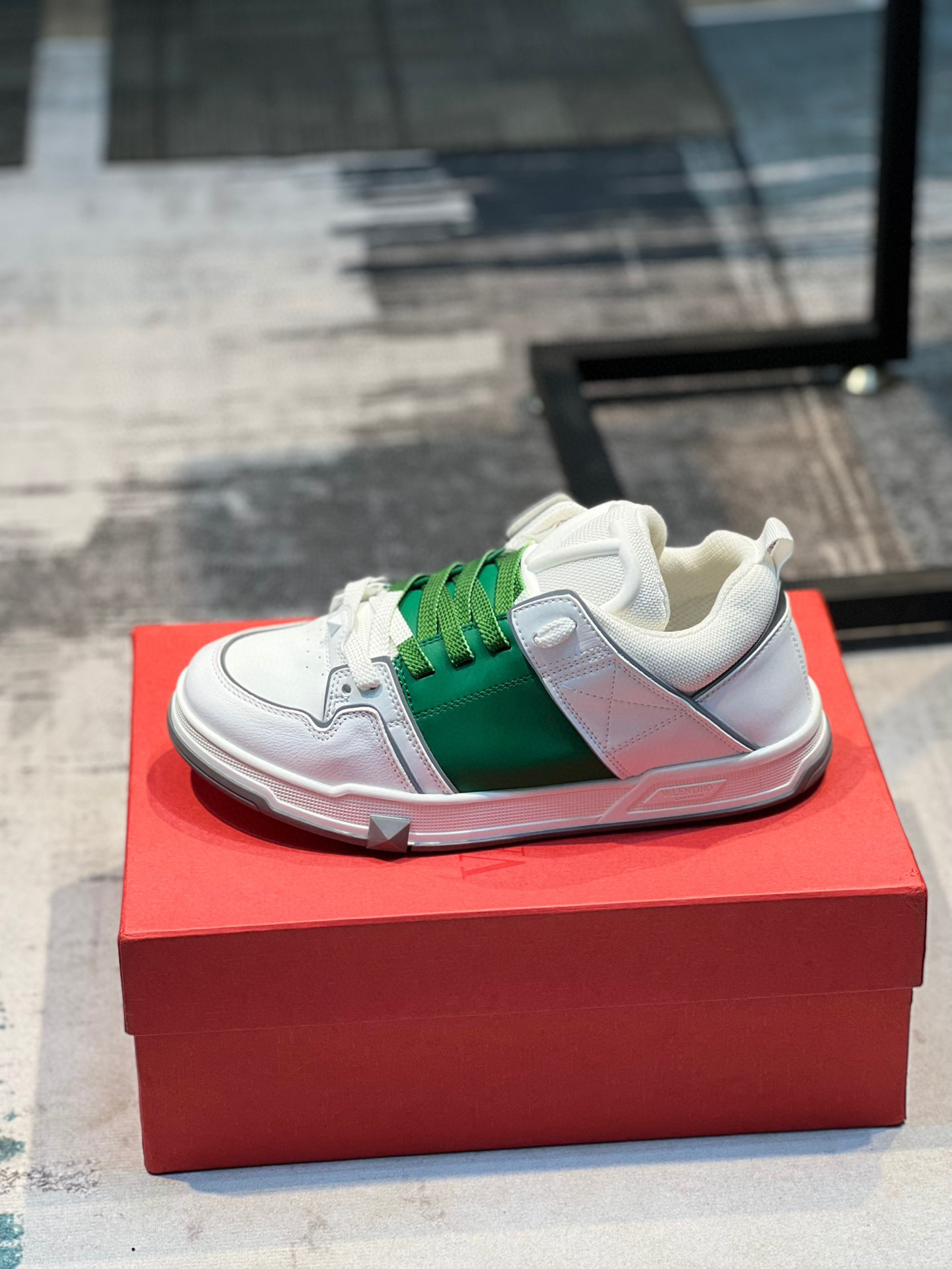 valentino unisex sneakers 35-44 - green and white - Image 9