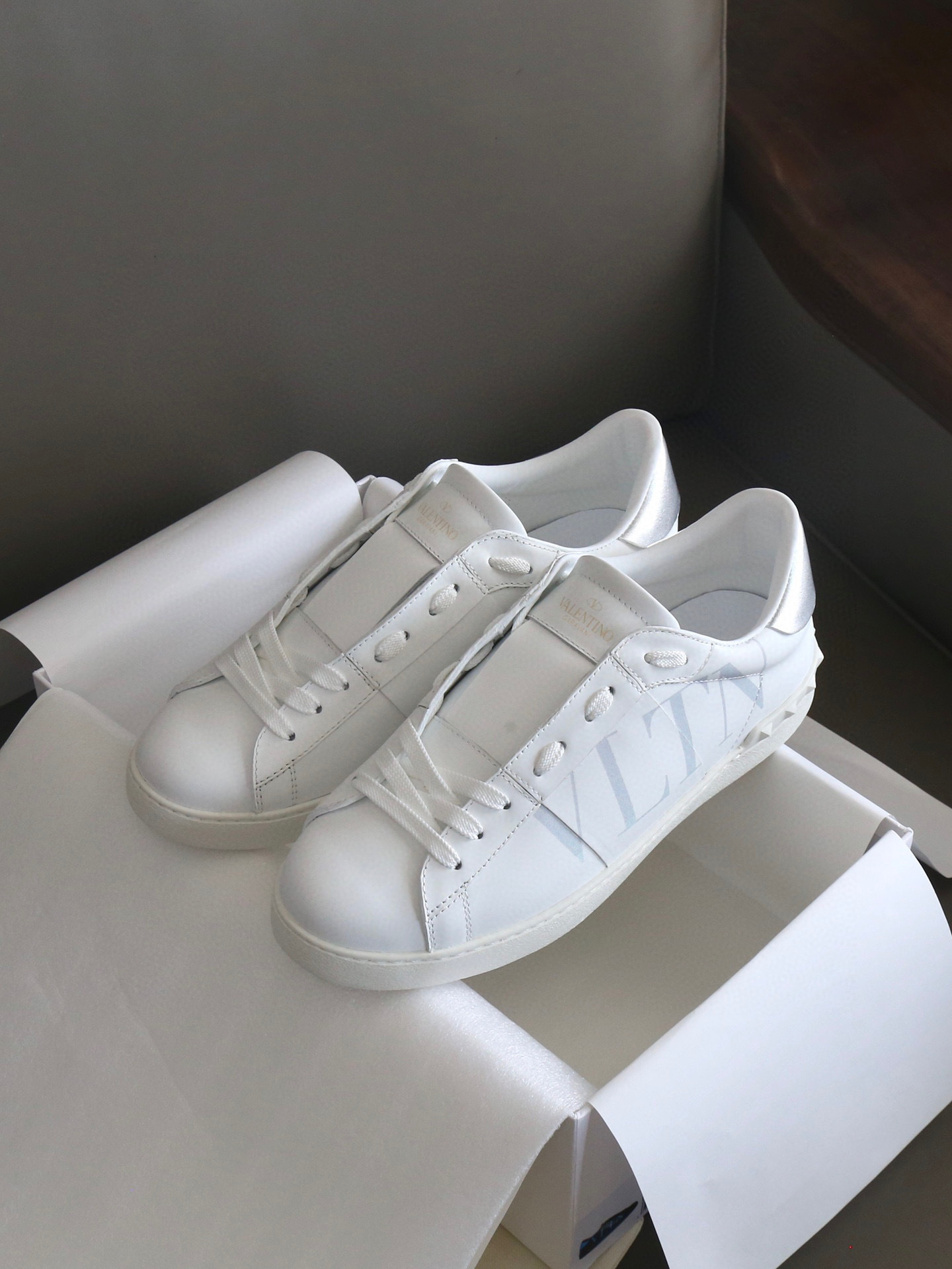 valentino vltn couples sneakers - sizes 35-44 - Image 9
