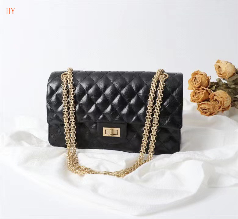 chanel quilted black handbag - 25.5x17x7.5 cm