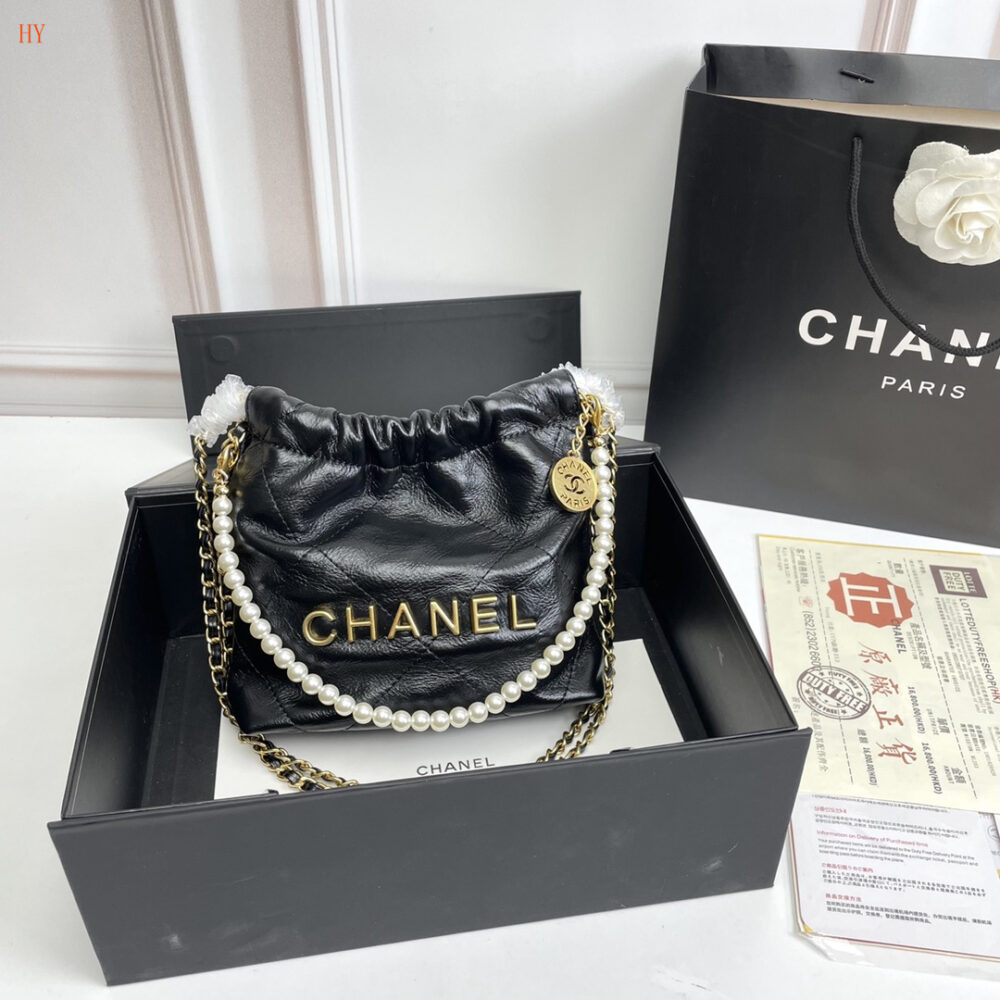 chanel black leather drawstring bag with pearl chain - Image 9