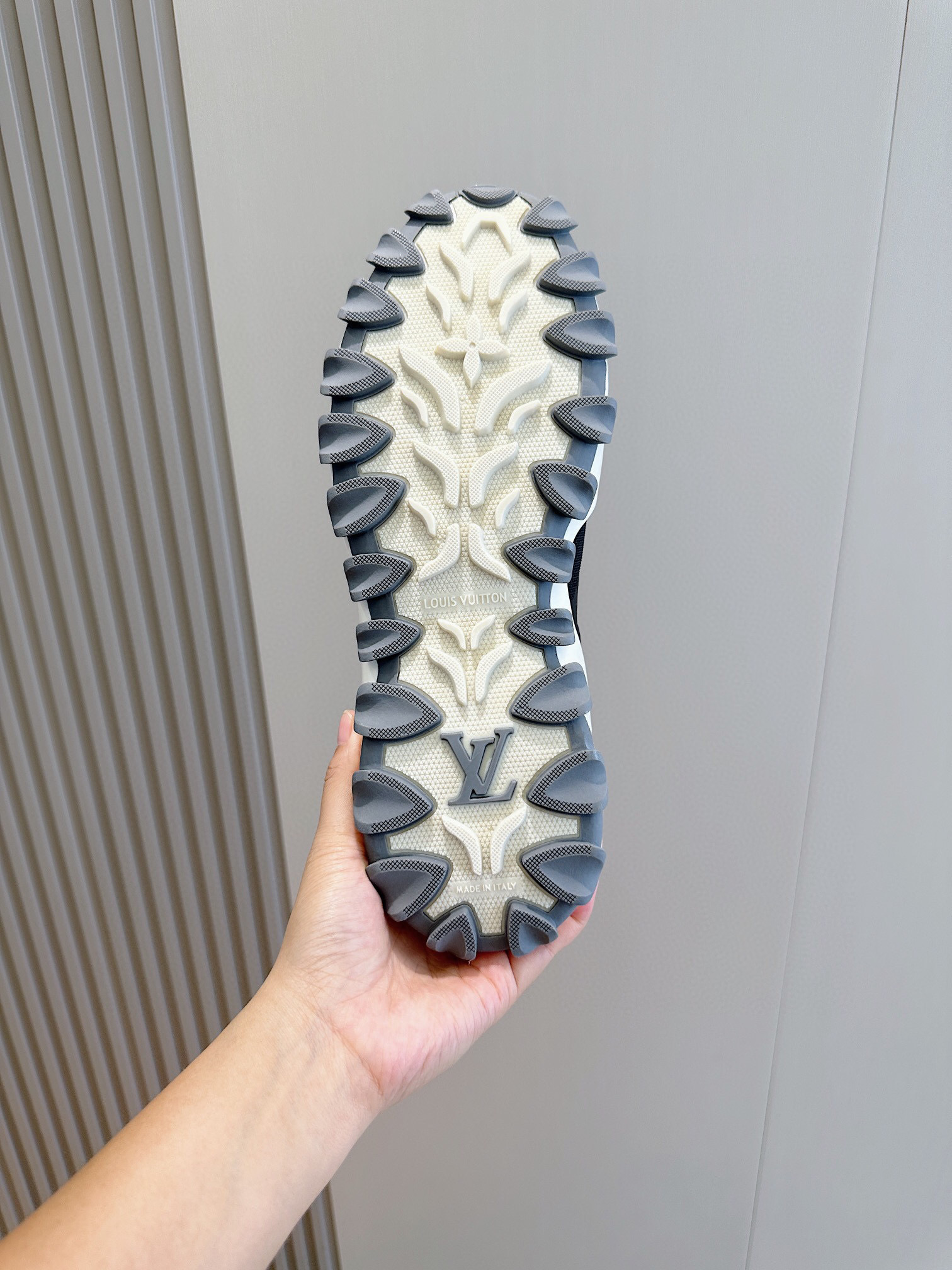 louis vuitton high-end sneakers size 39-44 - Image 9