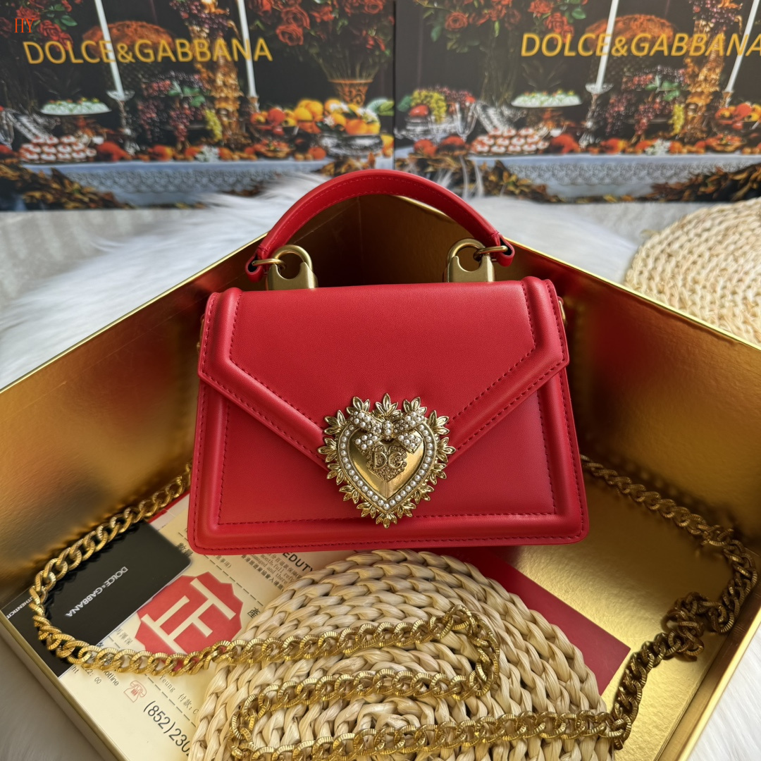 dolce & gabbana red heart bag 19*13*4.5, model 532024