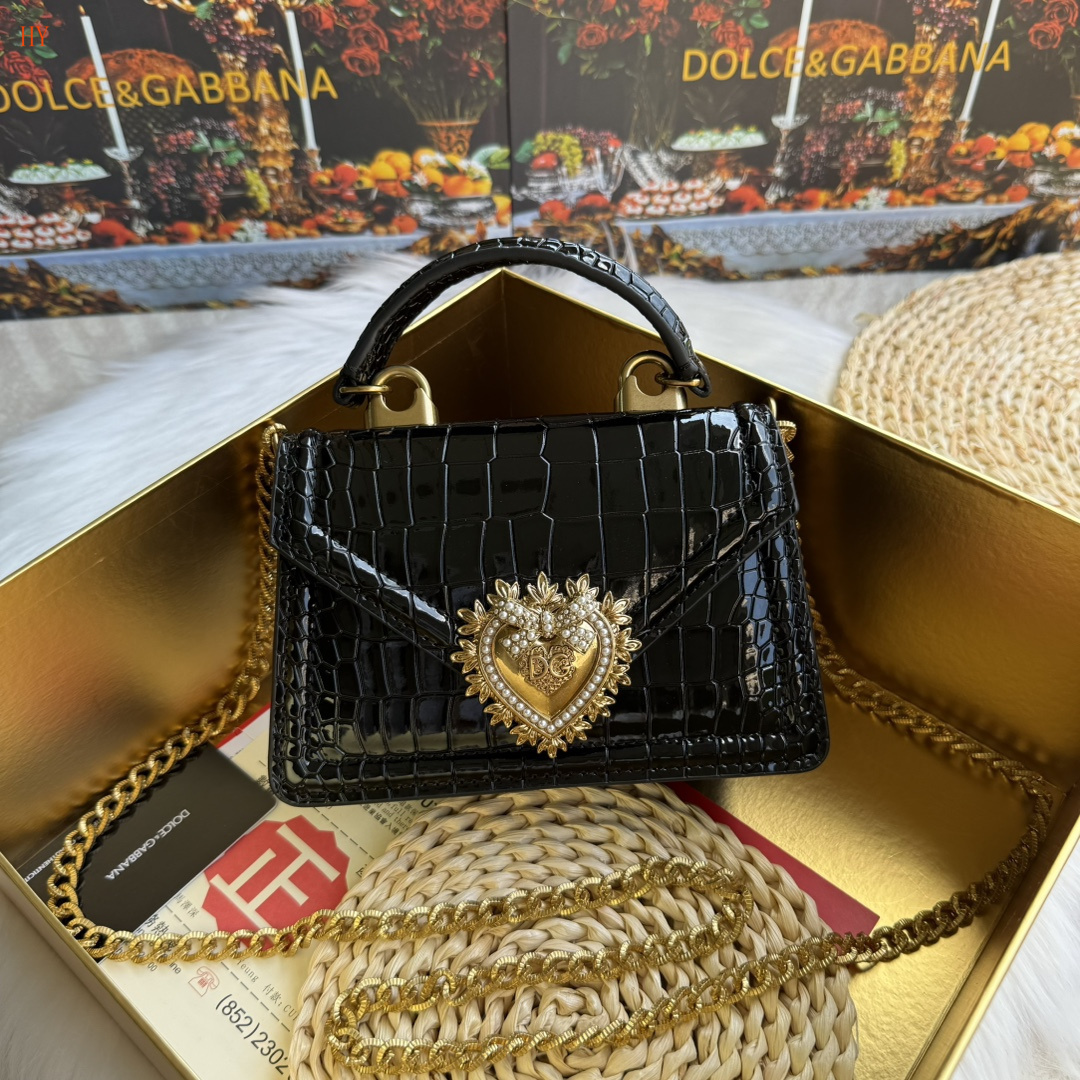 dolce & gabbana black crocodile-effect handbag 19*13*4.5