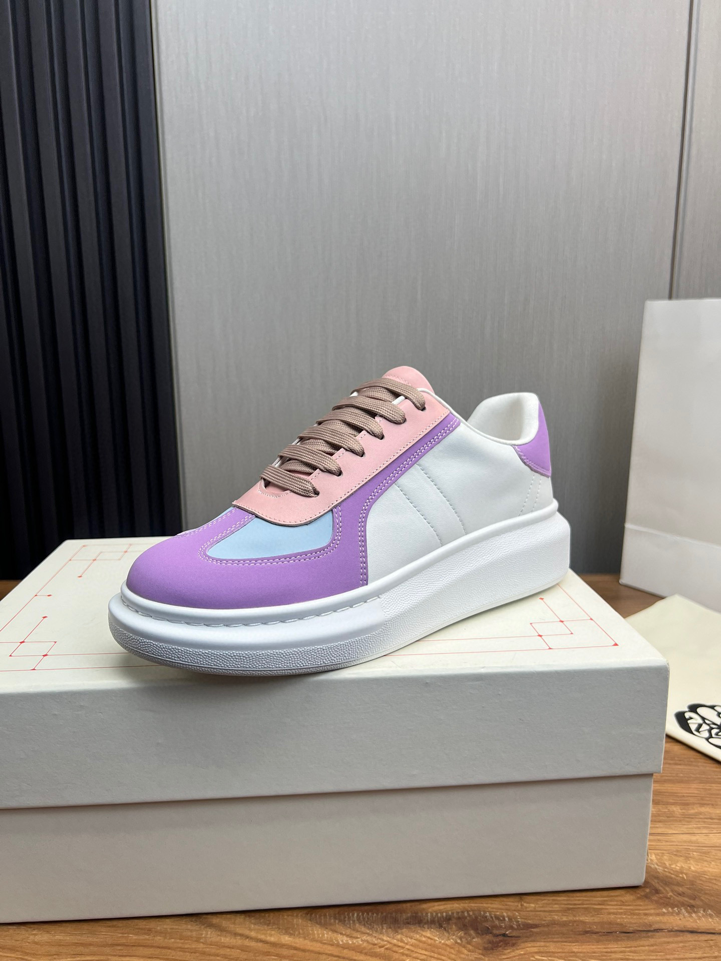 alexander mcqueen unisex sneakers 35-44 in purple and pink - Image 9