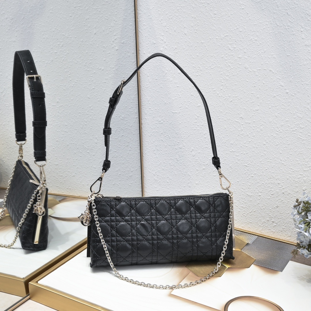 dior black quilted handbag 27*12*5