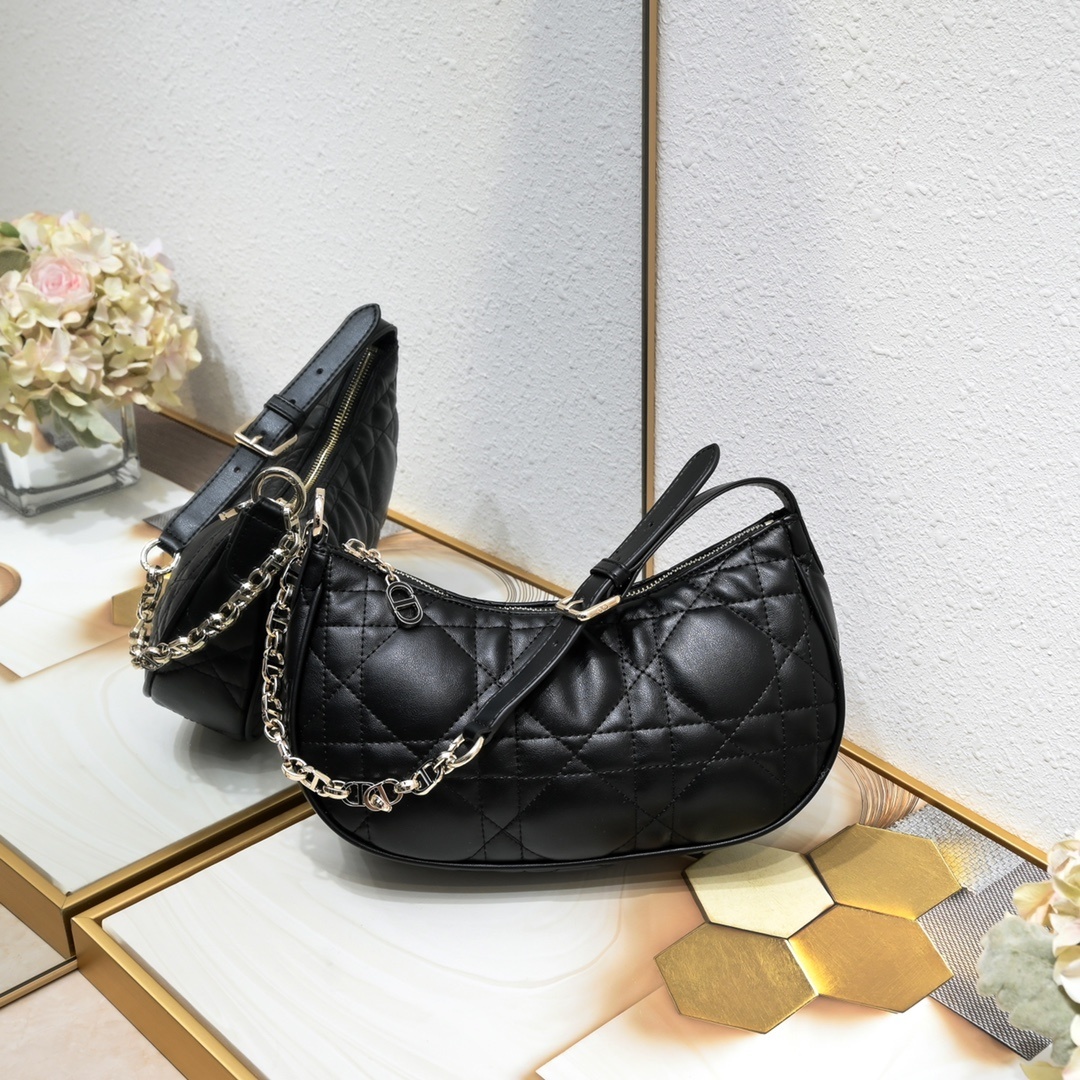 dior black quilted handbag 27x16 cm
