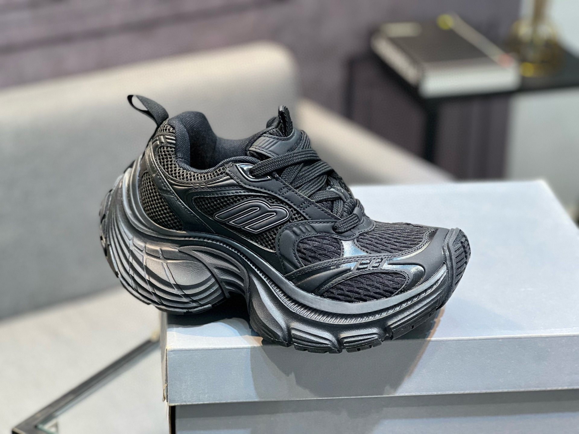 balenciaga unisex sneakers in black - sizes 35/46 - Image 9