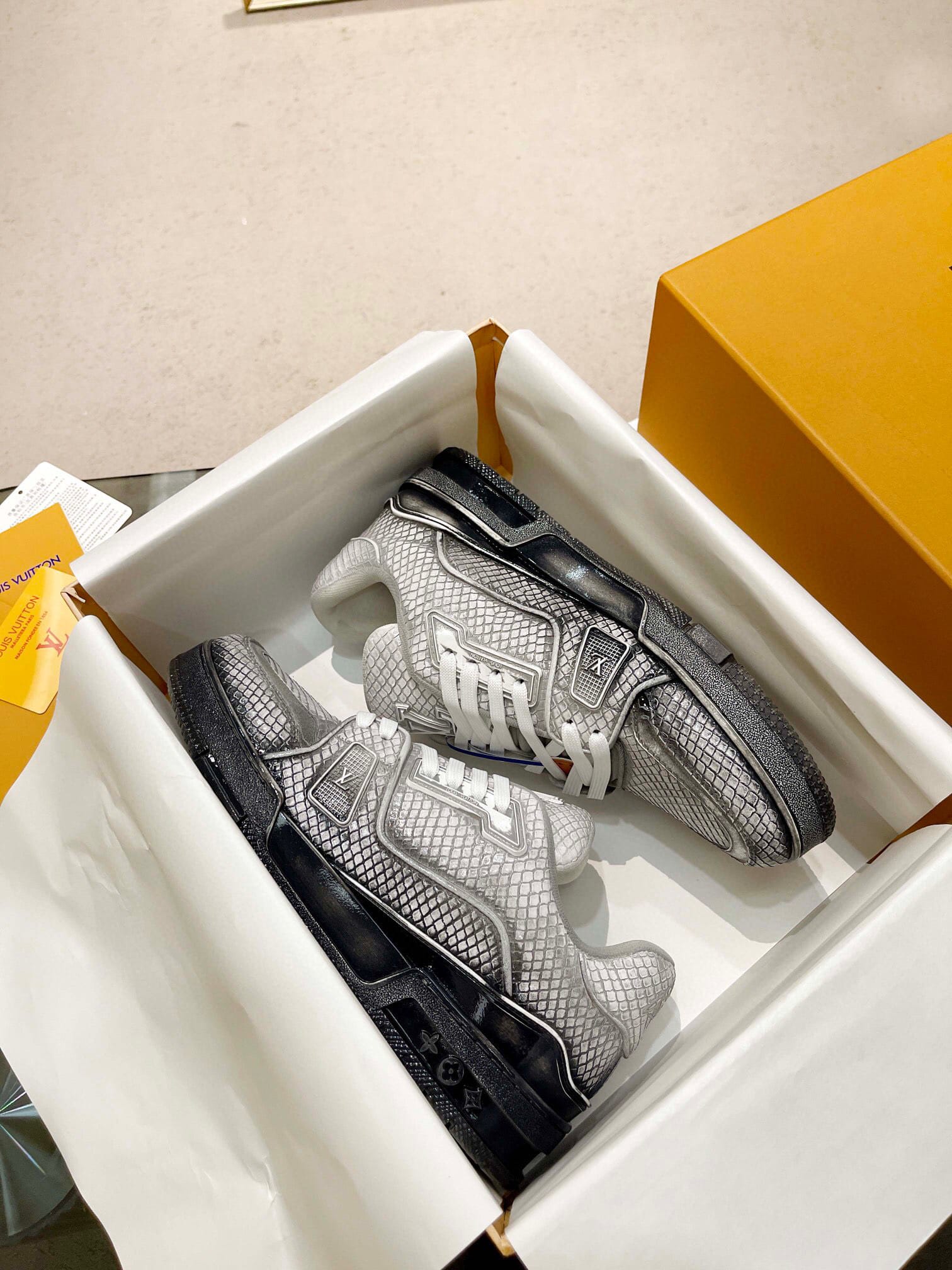 louis vuitton high-end couple sneakers size 35-44 - Image 9