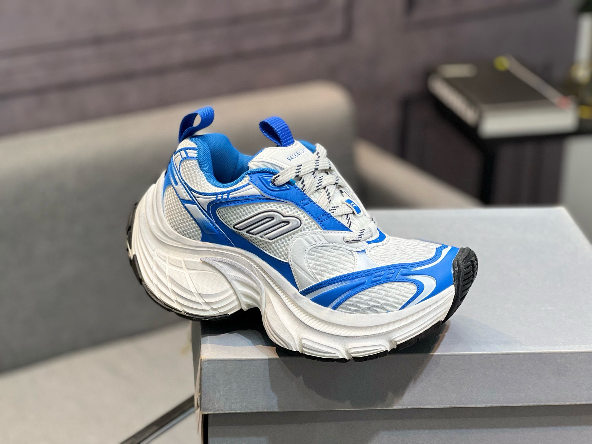 balenciaga unisex sneakers in blue/white - size 35/46 - Image 9