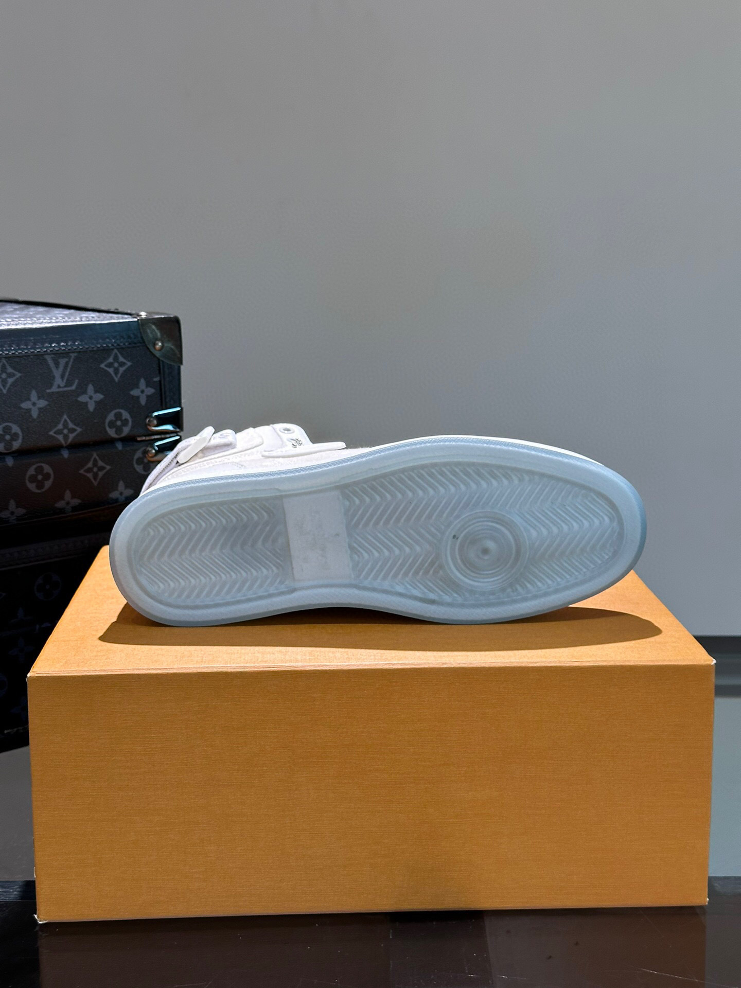 louis vuitton high-top sneakers size 38-44 - Image 9