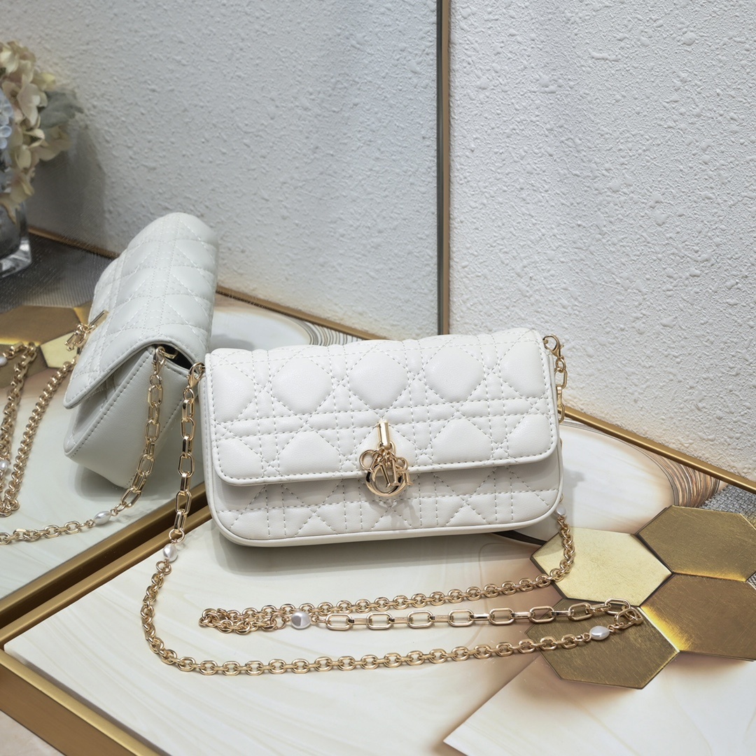dior quilted white chain bag 18.5*10*4