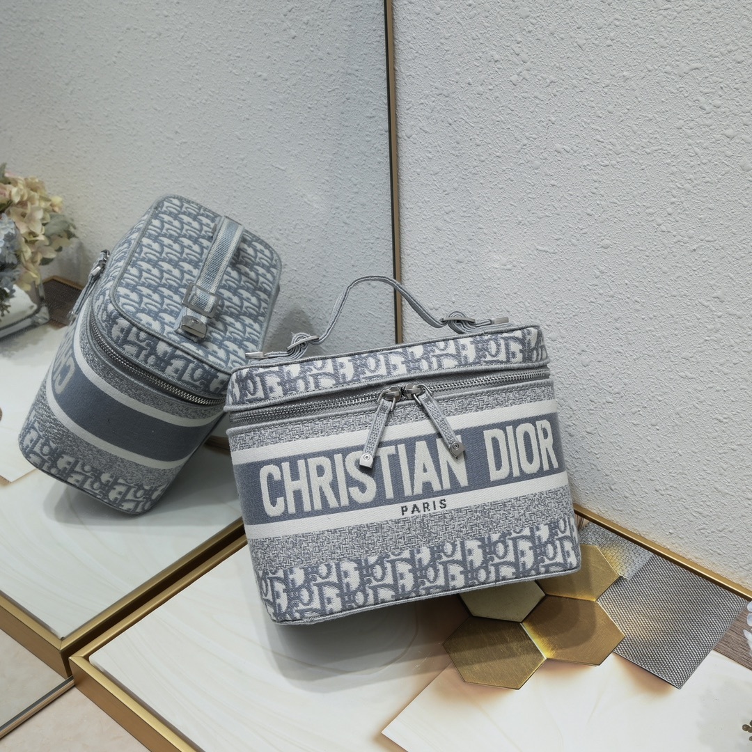 dior 28x20.5x15.5cm cosmetic bag - gray