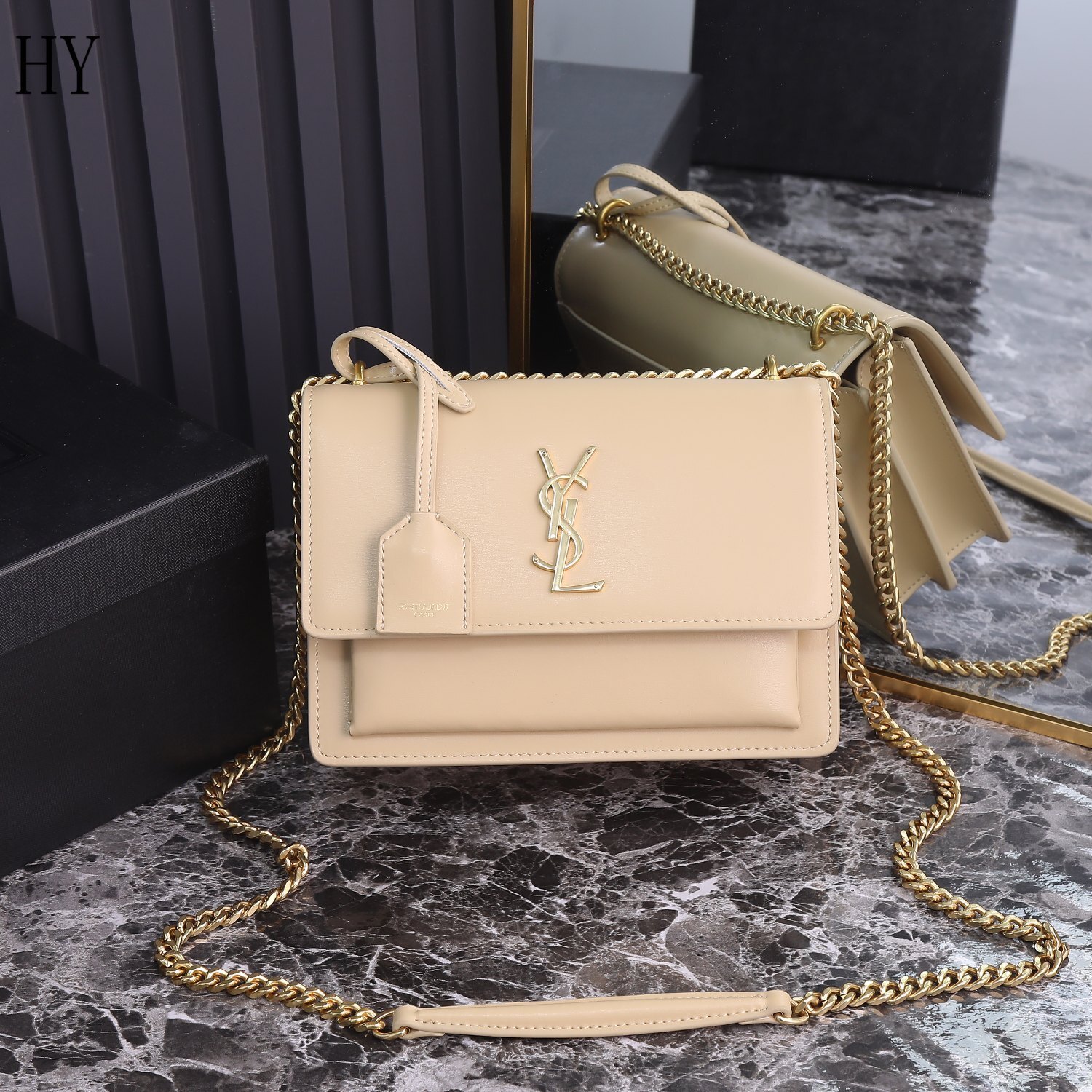 yves saint laurent beige leather crossbody bag - 22x16x9 cm