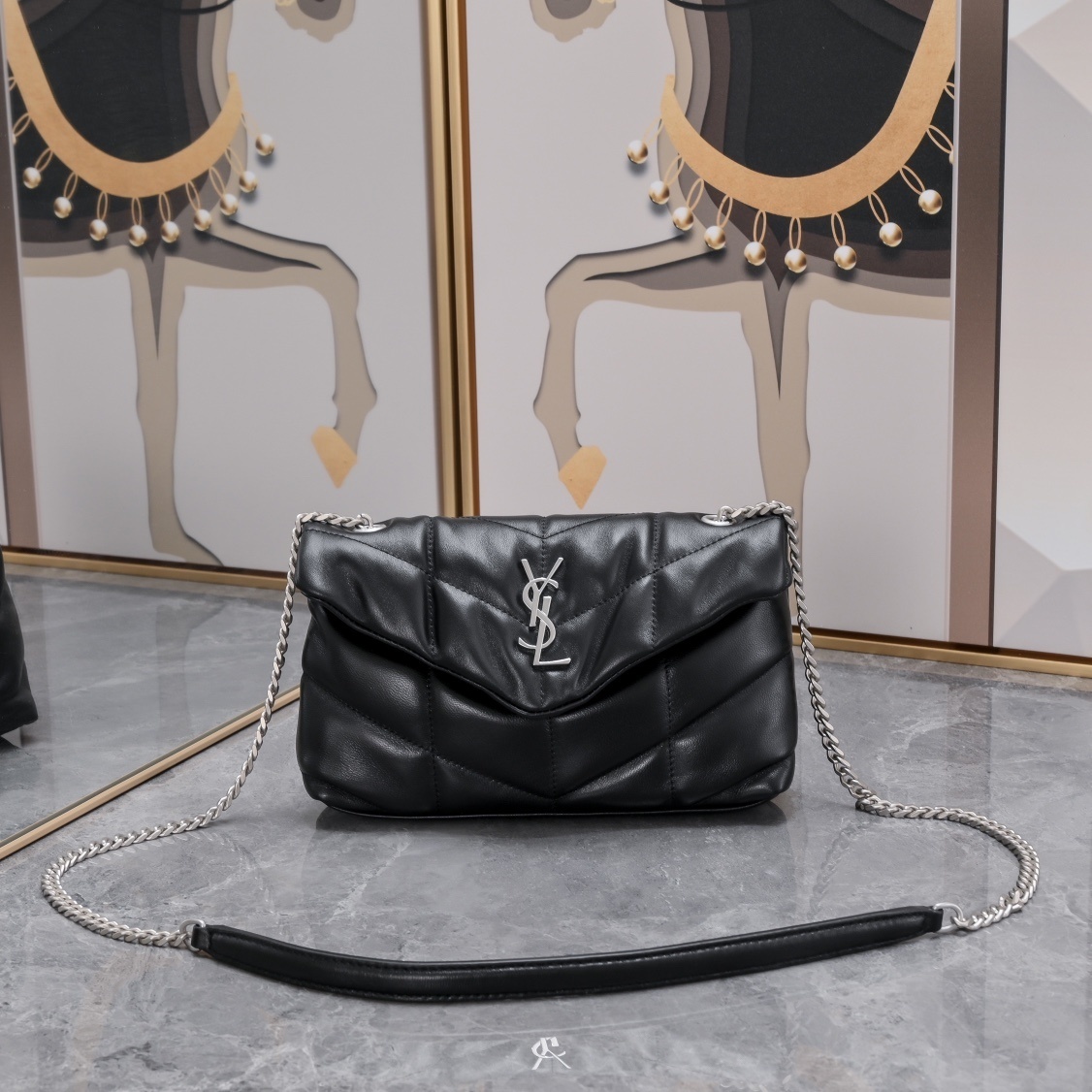 yves saint laurent black quilted shoulder bag 23×15.5×8.5cm