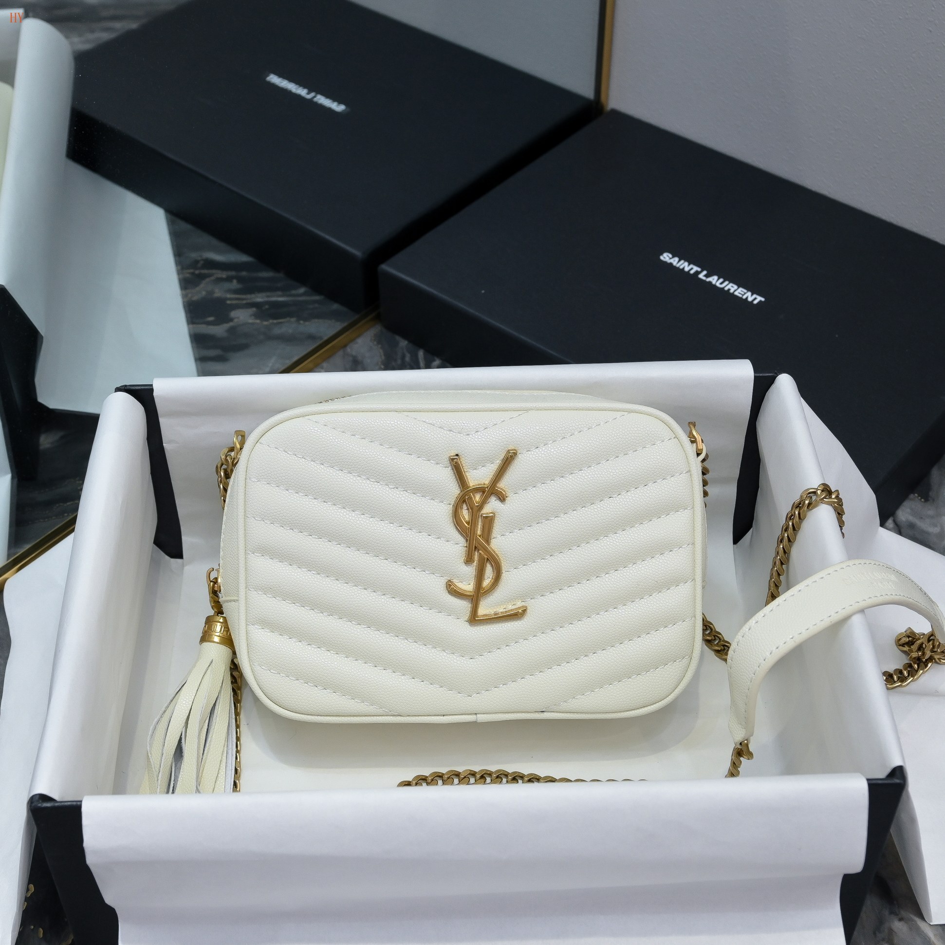 yves saint laurent quilted crossbody bag - 19x11x5 cm