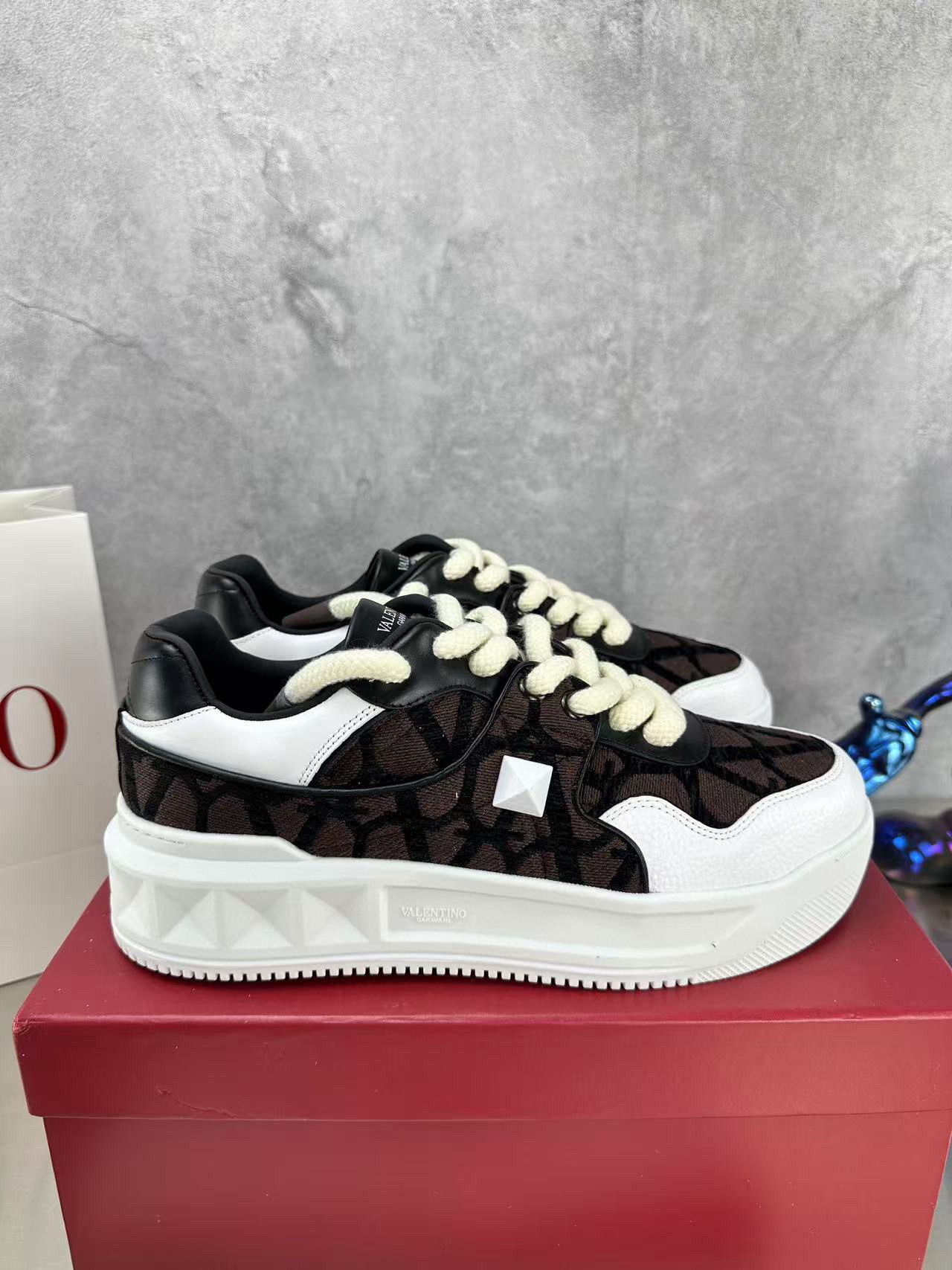 valentino couple sneakers 35/44 8063370 - Image 9