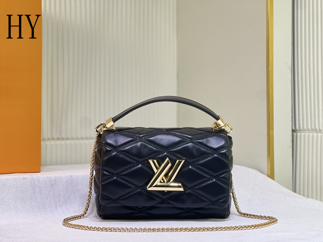 louis vuitton black quilted handbag 23x16x10