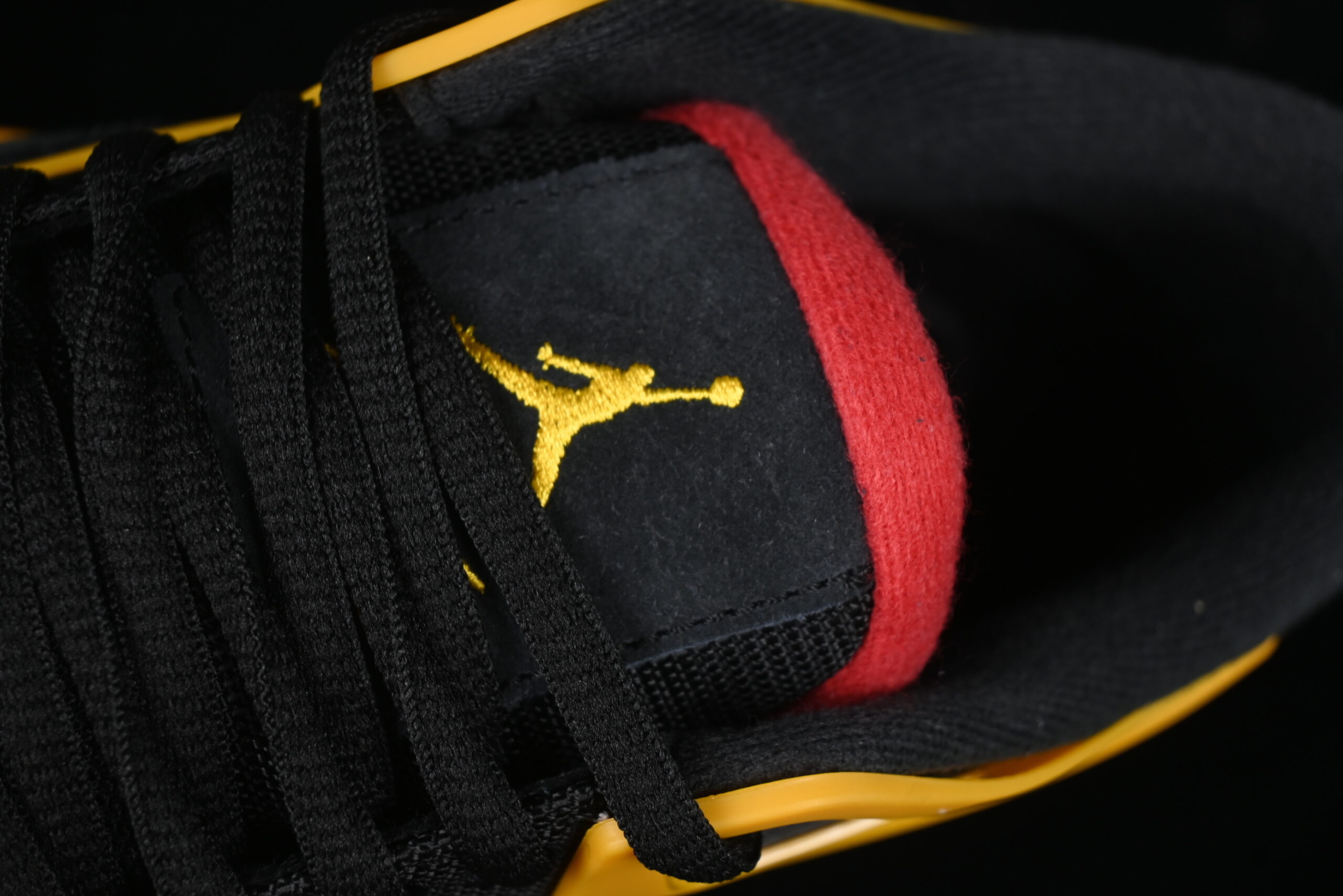 air jordan 4 retro 'remastered' black/yellow fq7939-007 - Image 8