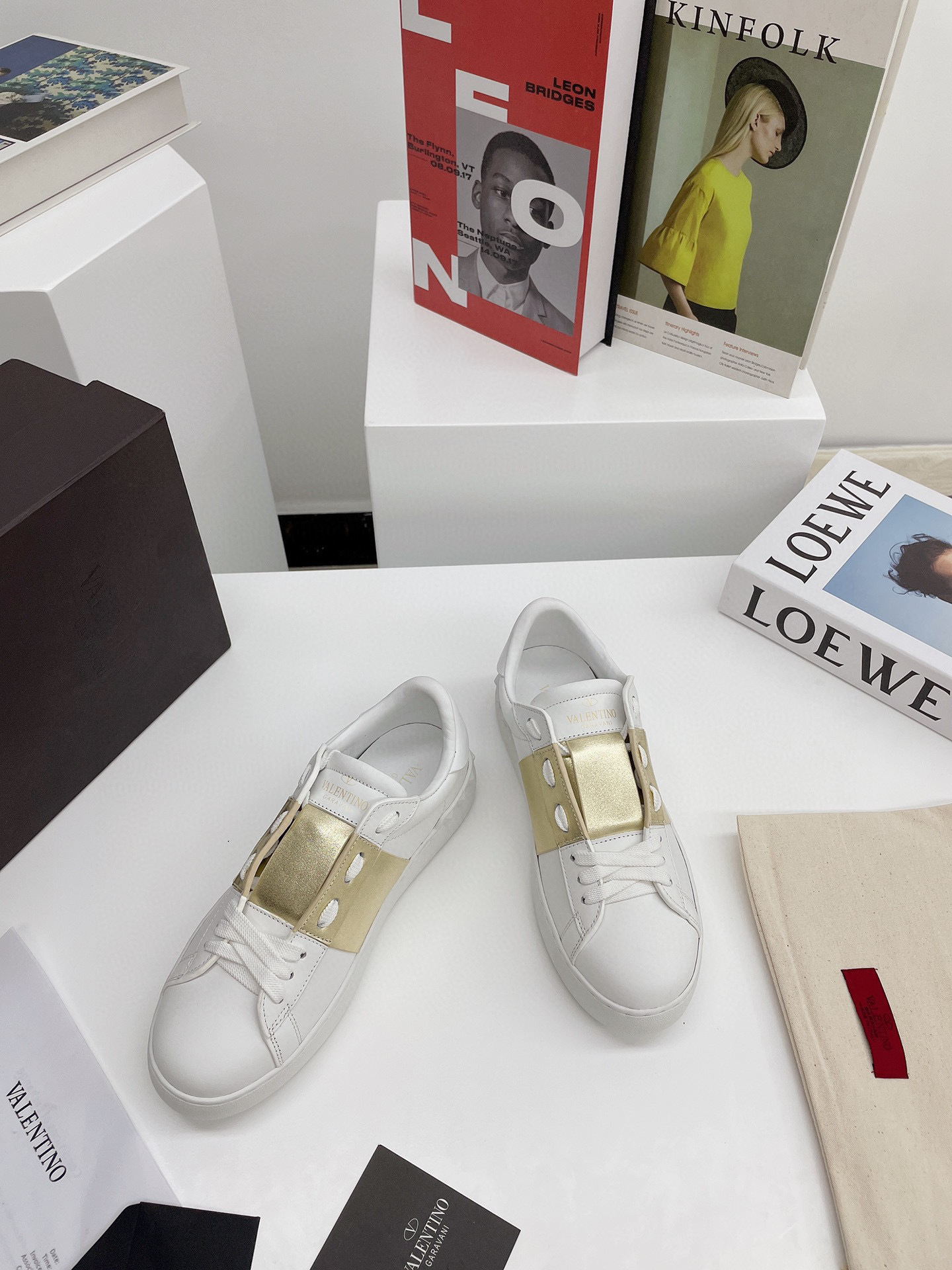 valentino couples sneakers 35-44 with gold accent - Image 9