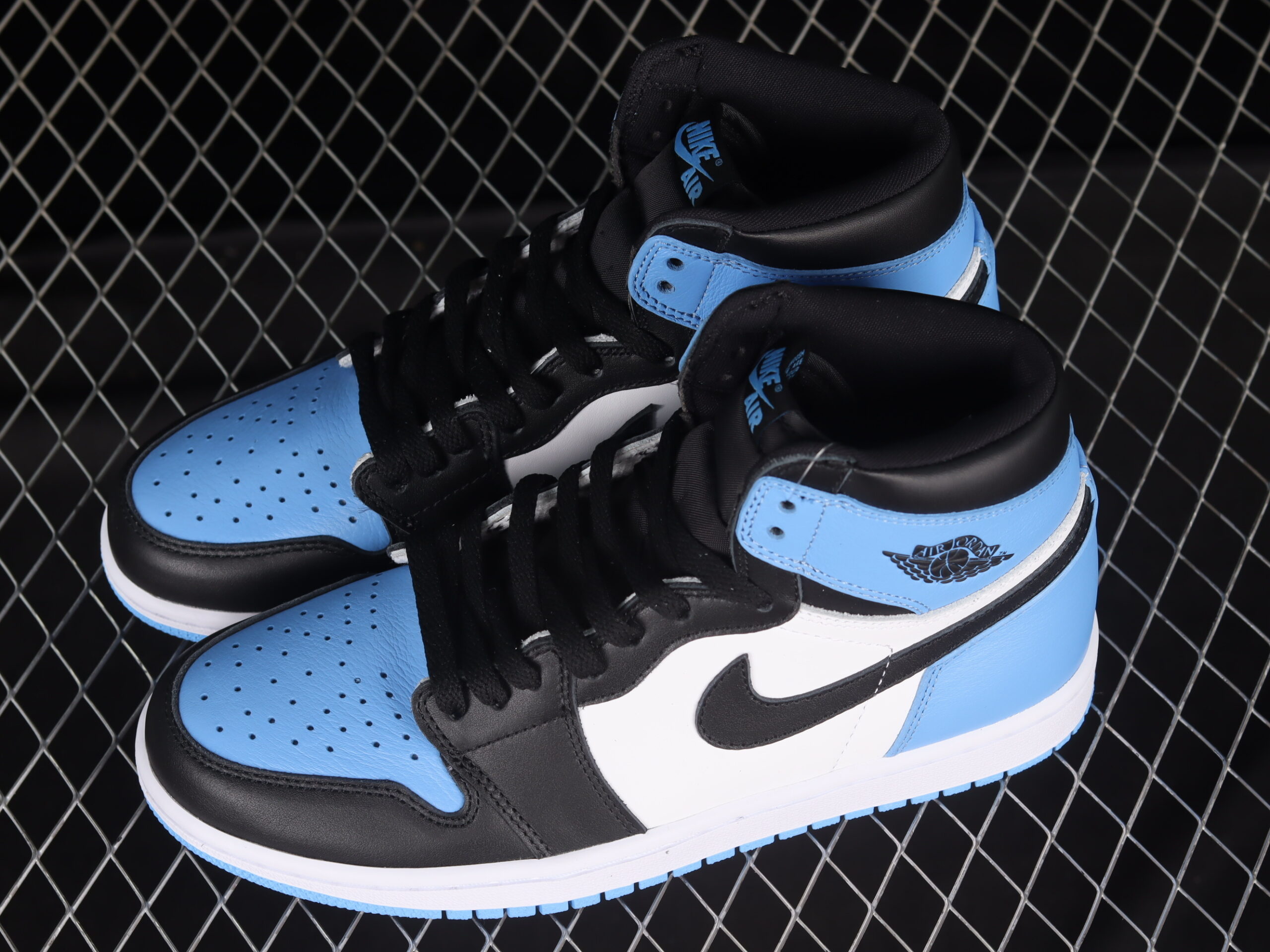 air jordan 1 high og 'unc toe' dz5485-400 - Image 3