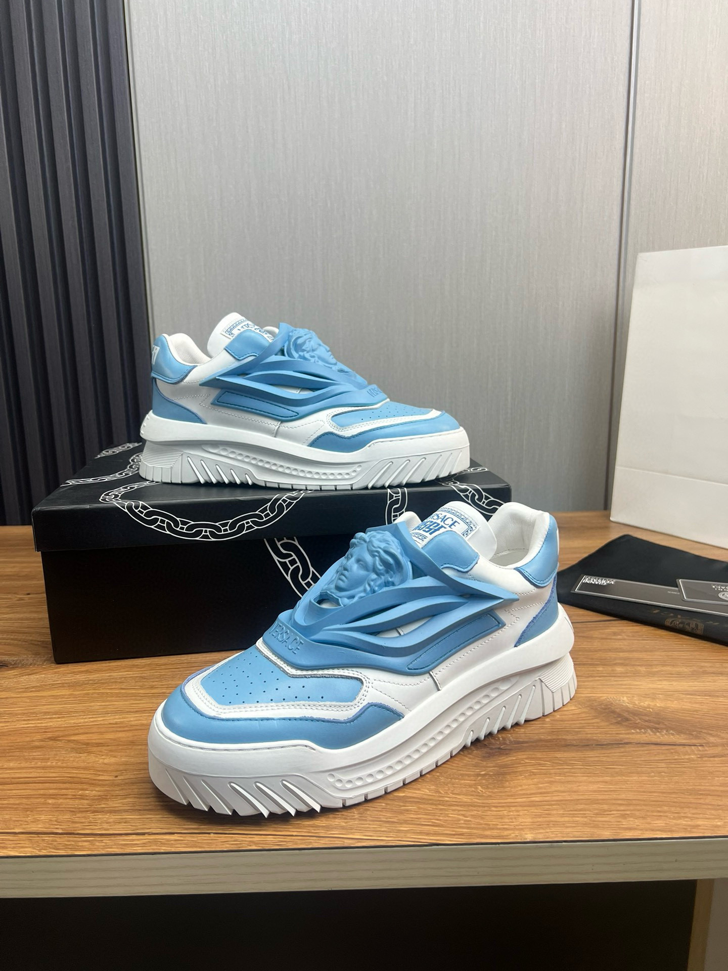versace casual sneakers in blue/white - size 38/44 - Image 10