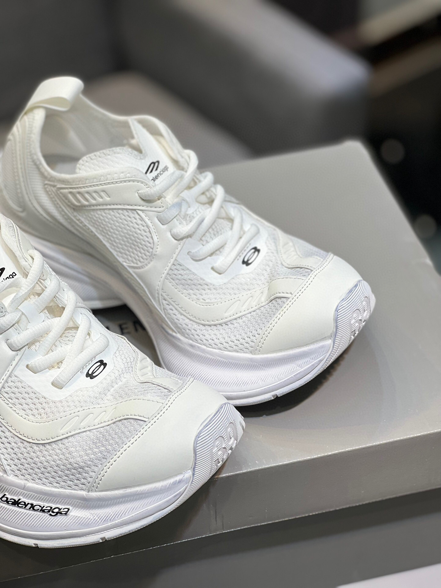 balenciaga white sneakers for couples - sizes 35-44 - Image 10