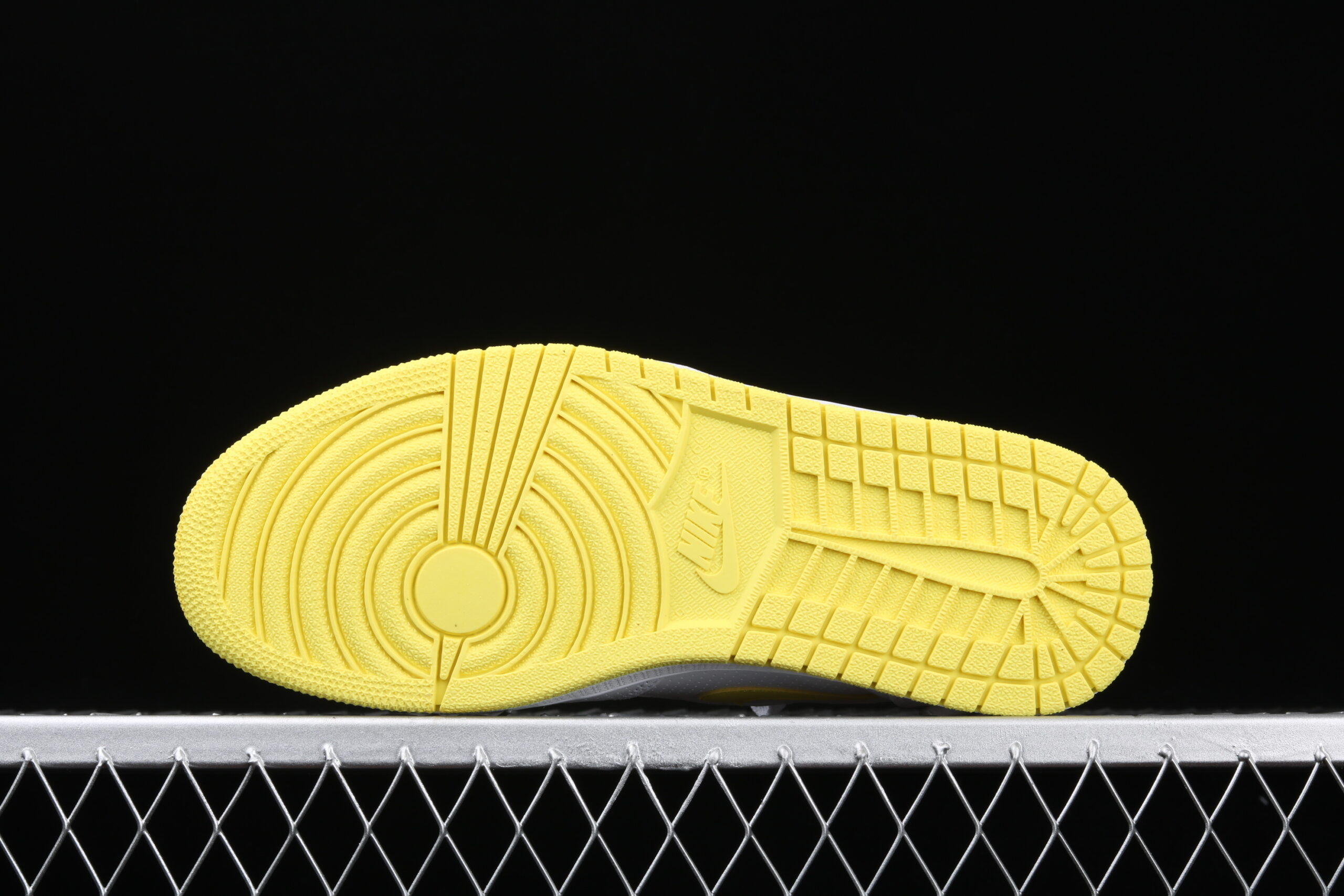 air jordan 1 high og 'first class flight' 555088-170 - Image 6