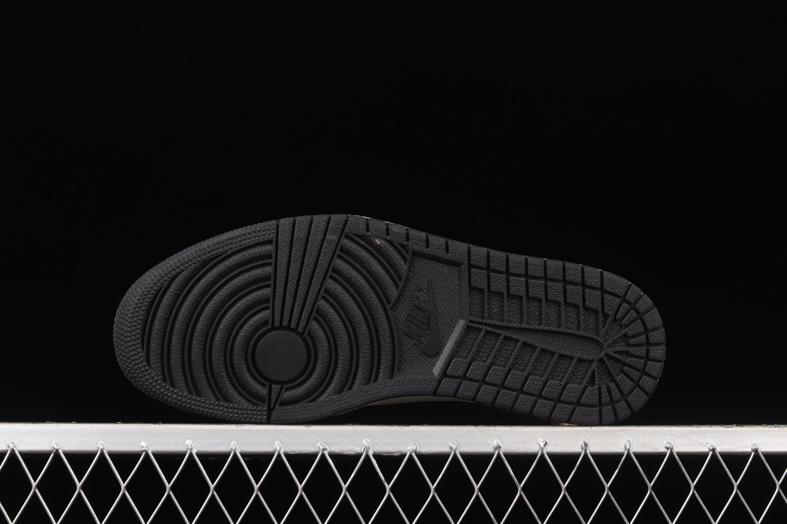 air jordan 1 high og 'hand crafted' dh3097-001 - Image 6