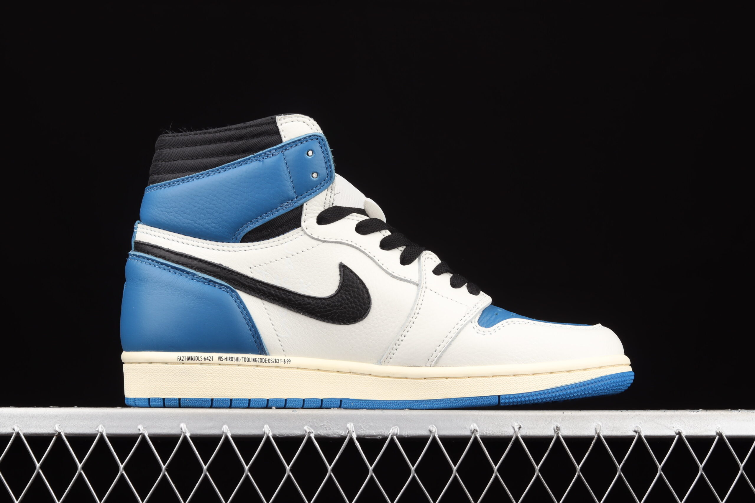travis scott x air jordan 1 high og dh3227-105 - Image 2